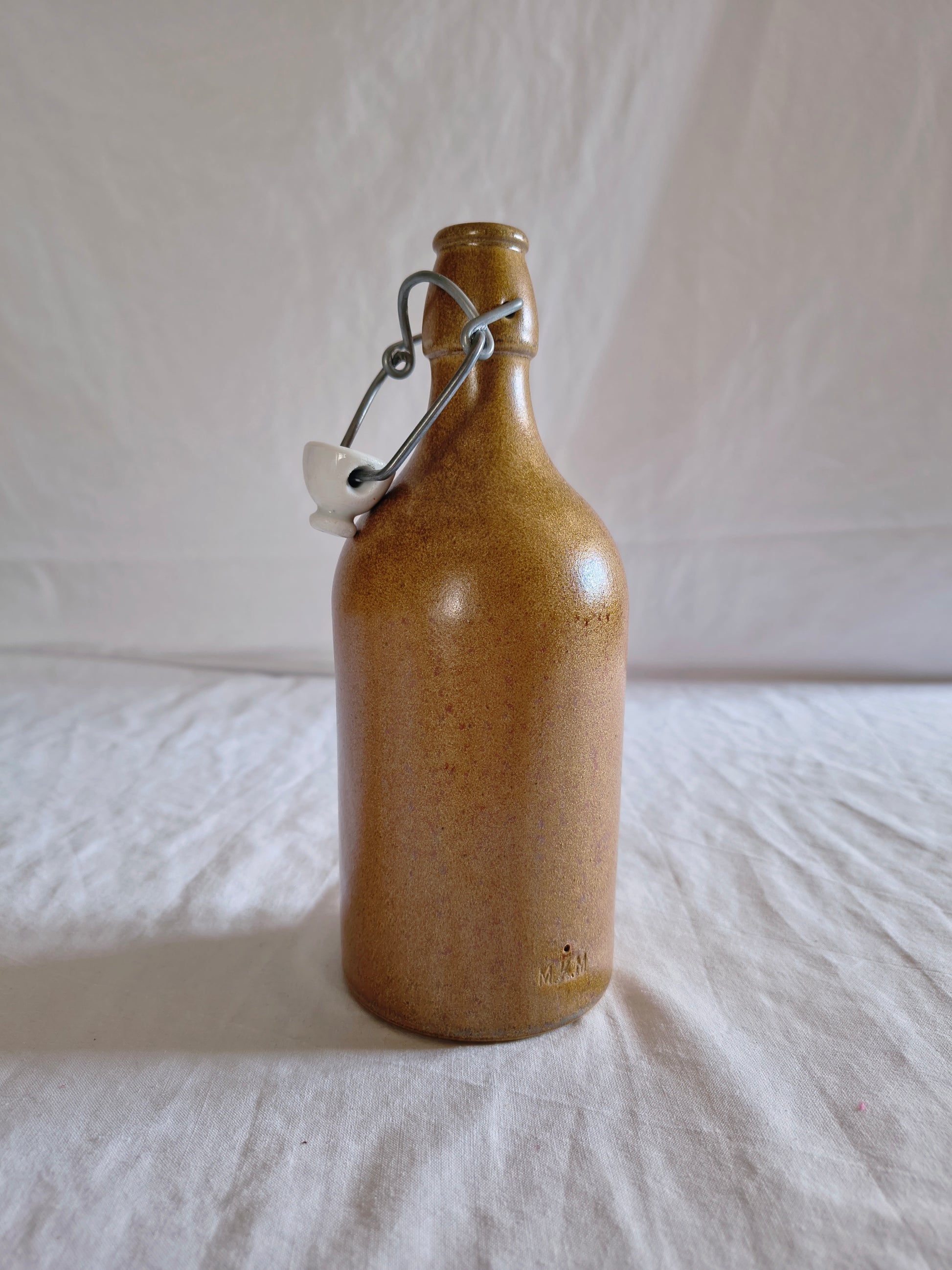 Bouteille en grès