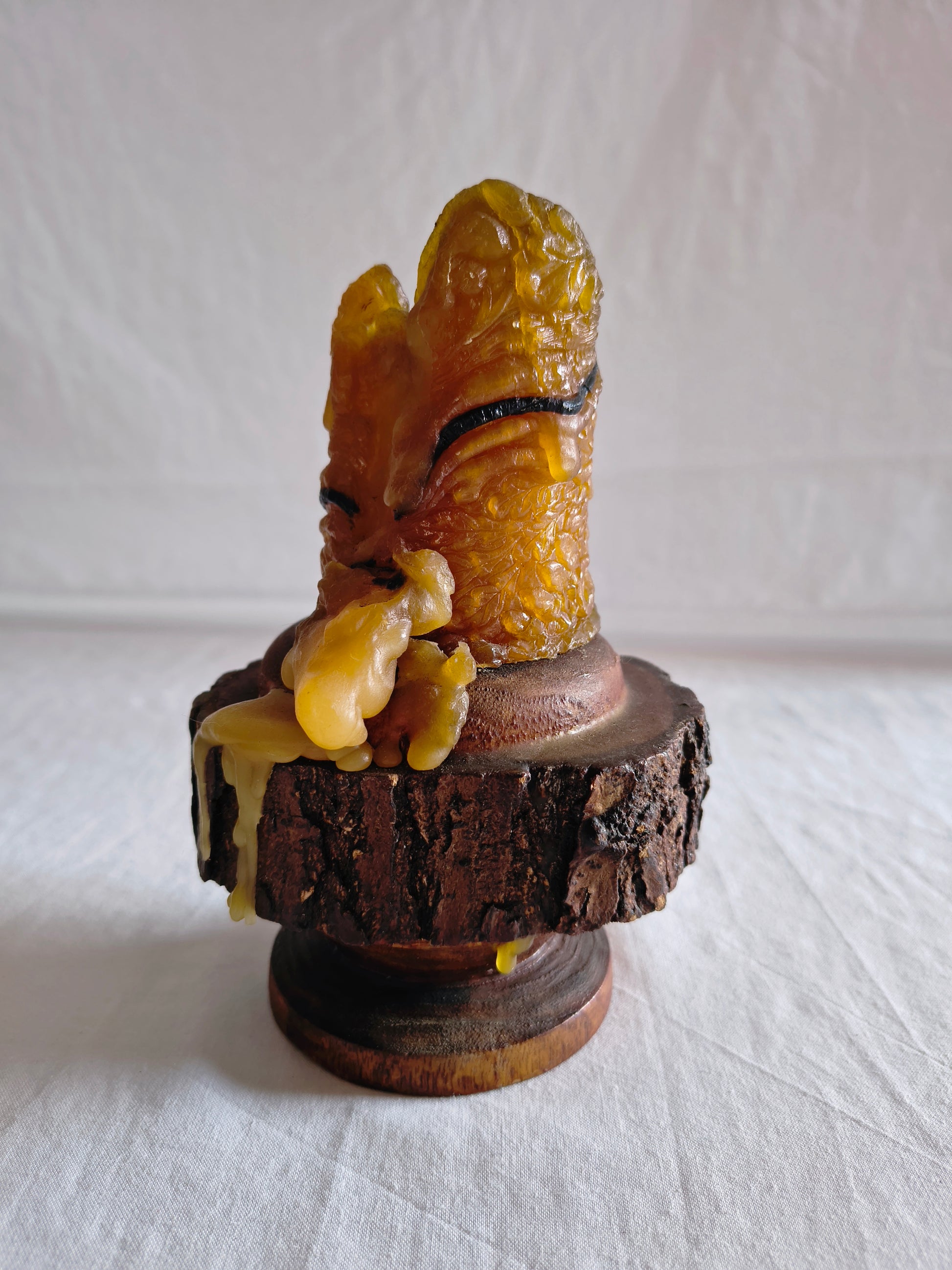 Bougeoir rustique en bois brut et sa bougie