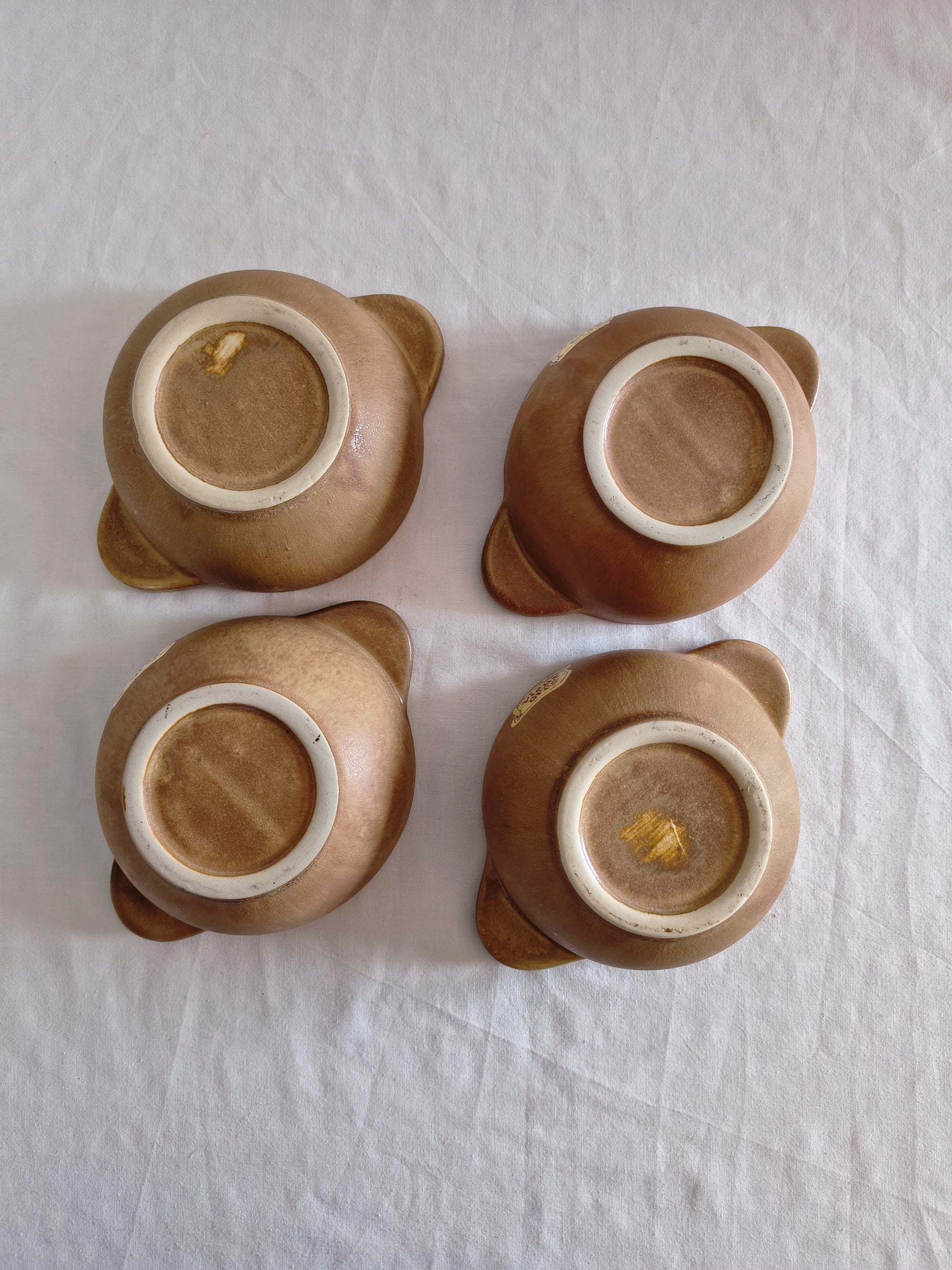 Bols à oreilles pour la soupe en vieux grès