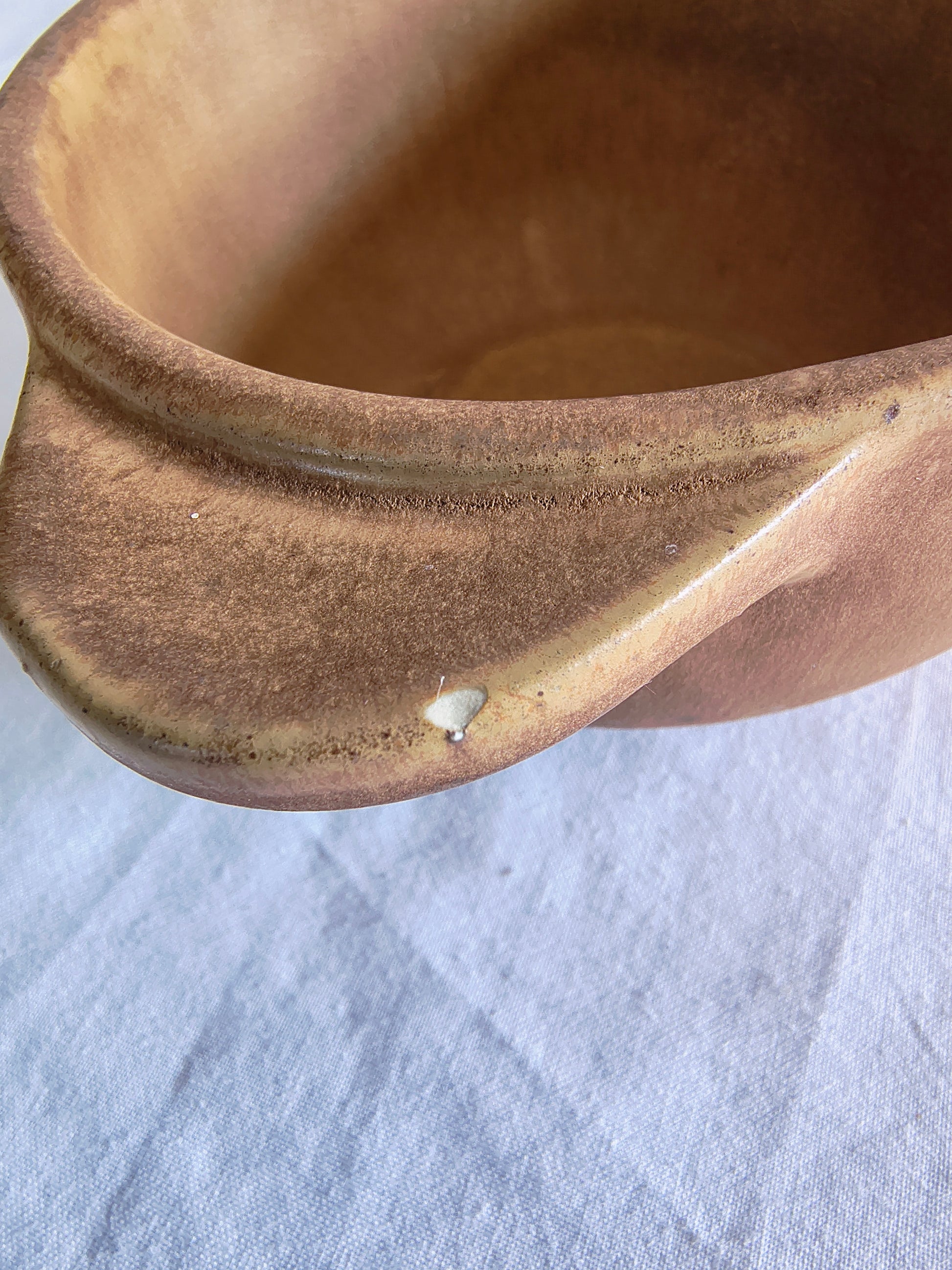 Bols à oreilles pour la soupe en vieux grès