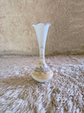 Petit vase soliflore en opaline thème japonais