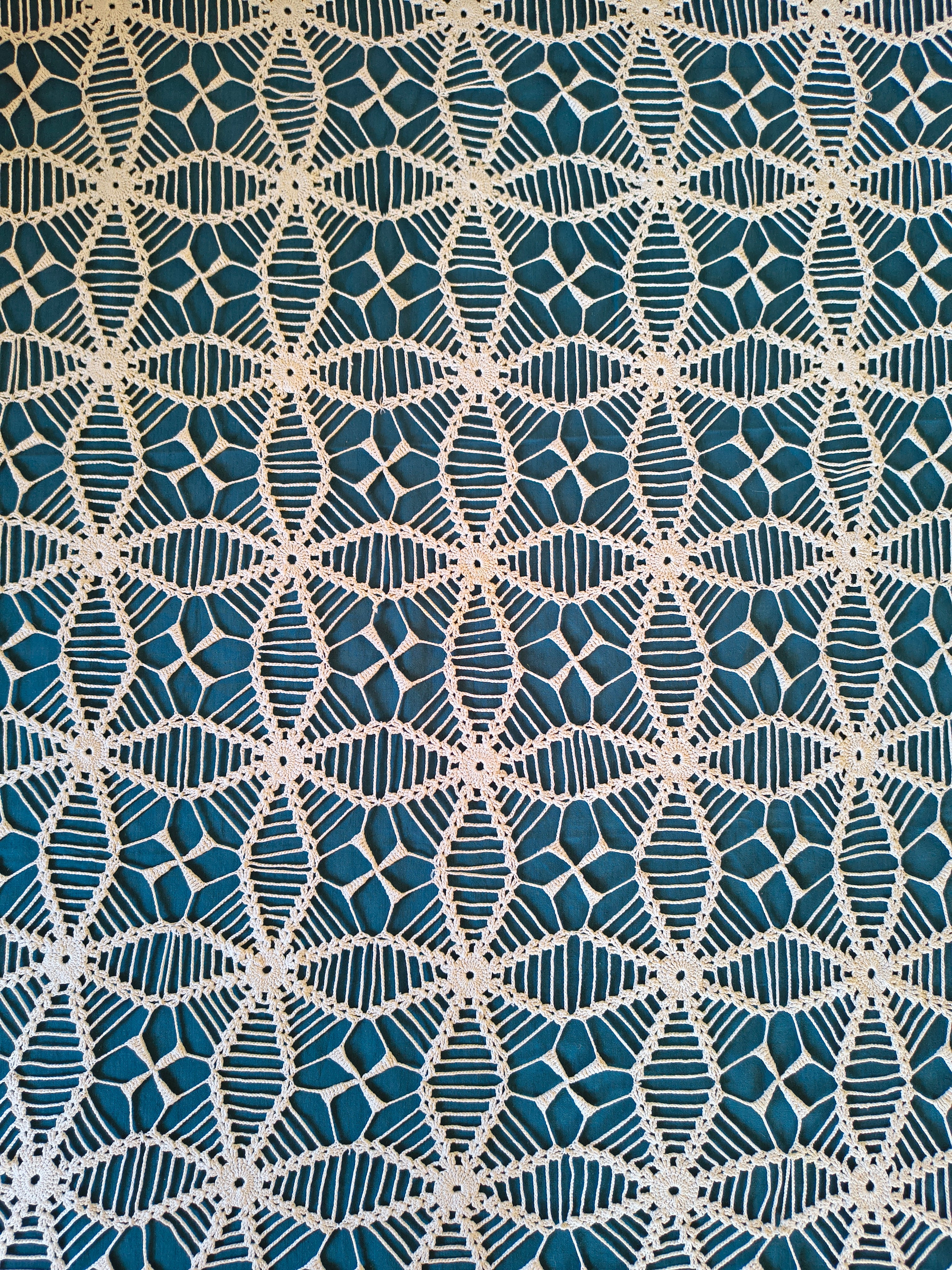Dessus de lit / plaid fait main au crochet coton blanc motif géométrique