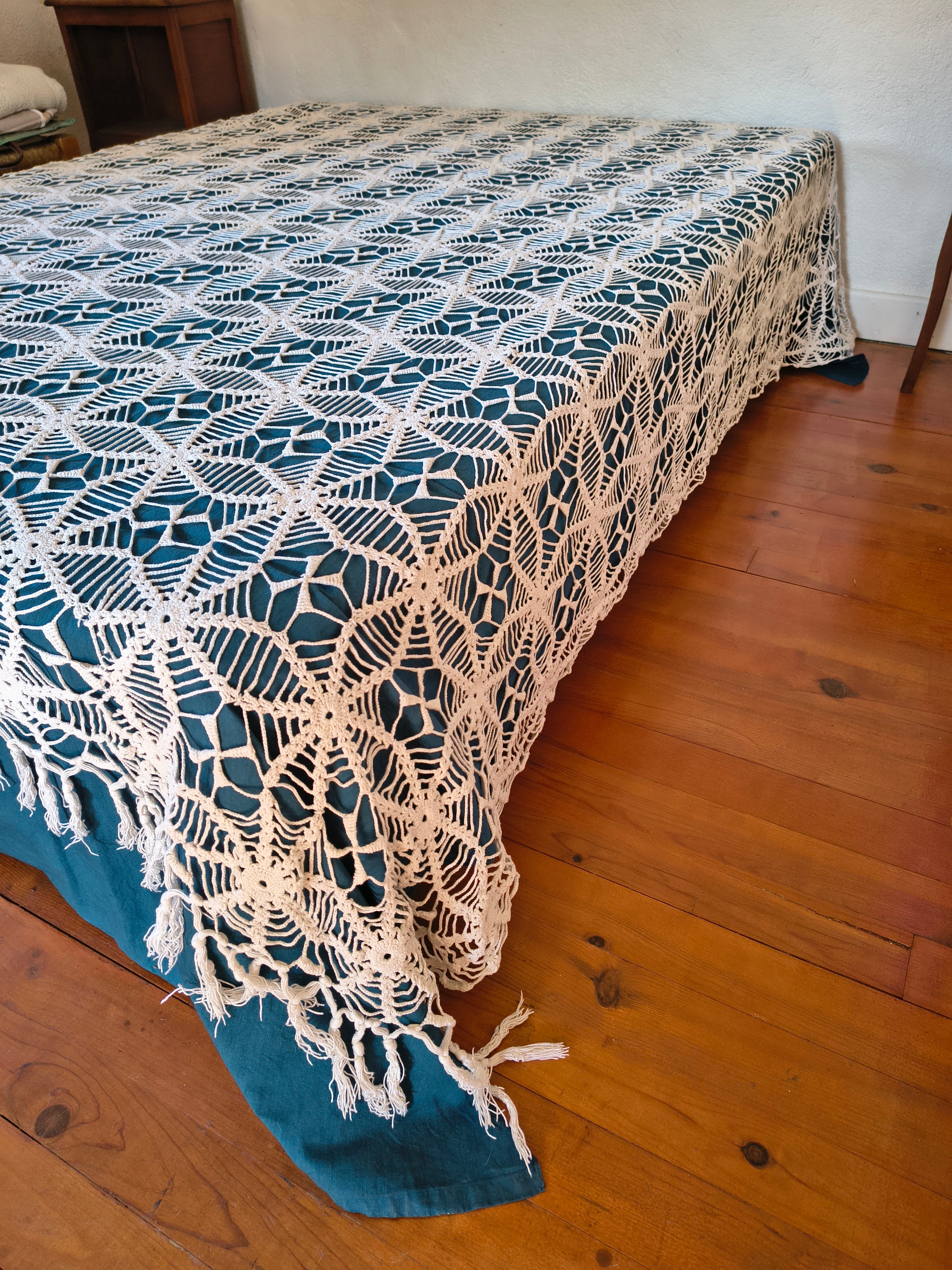 Dessus de lit / plaid fait main au crochet coton blanc motif géométrique