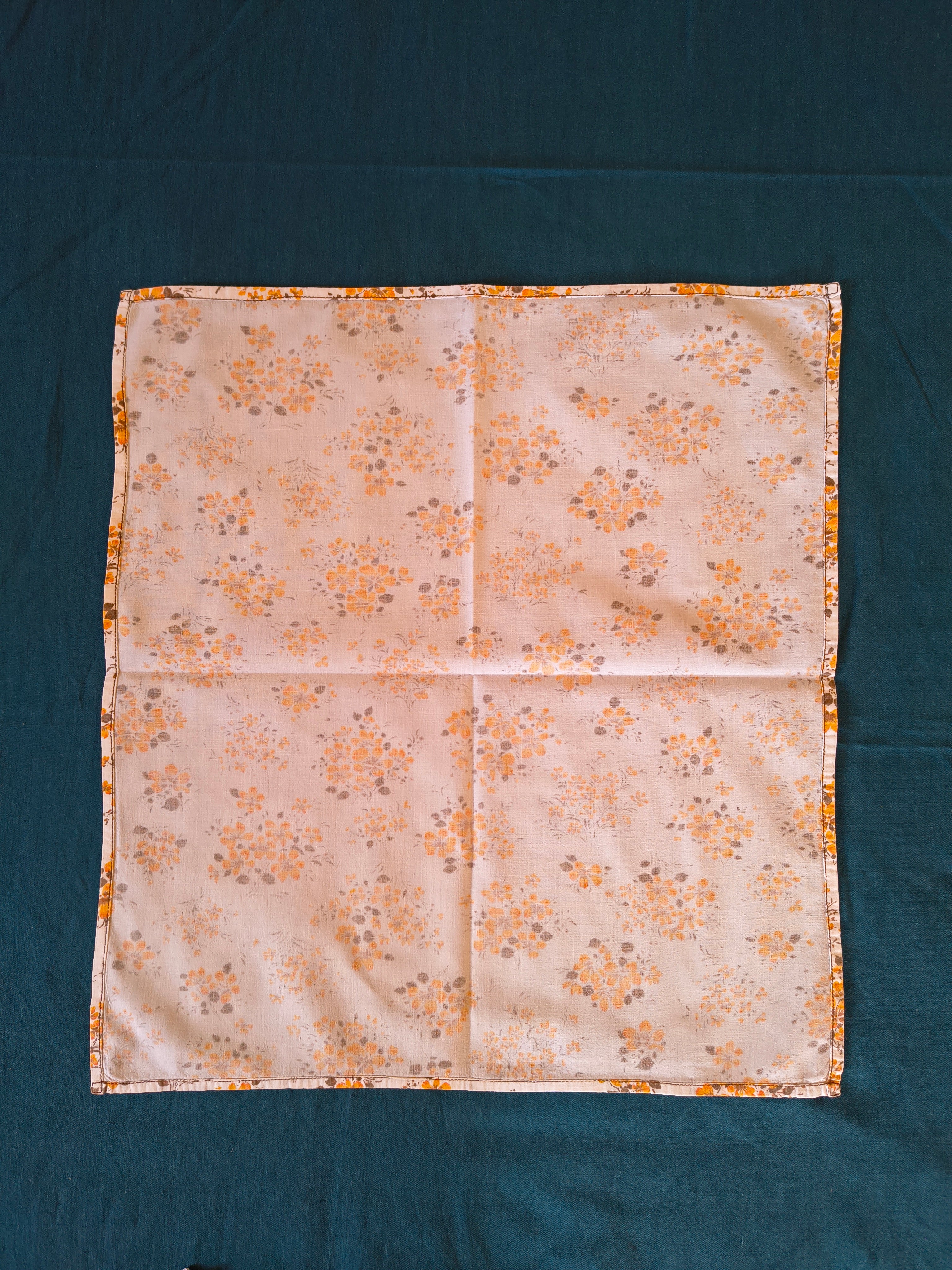 Serviettes de table vintage en coton petites fleurs orange