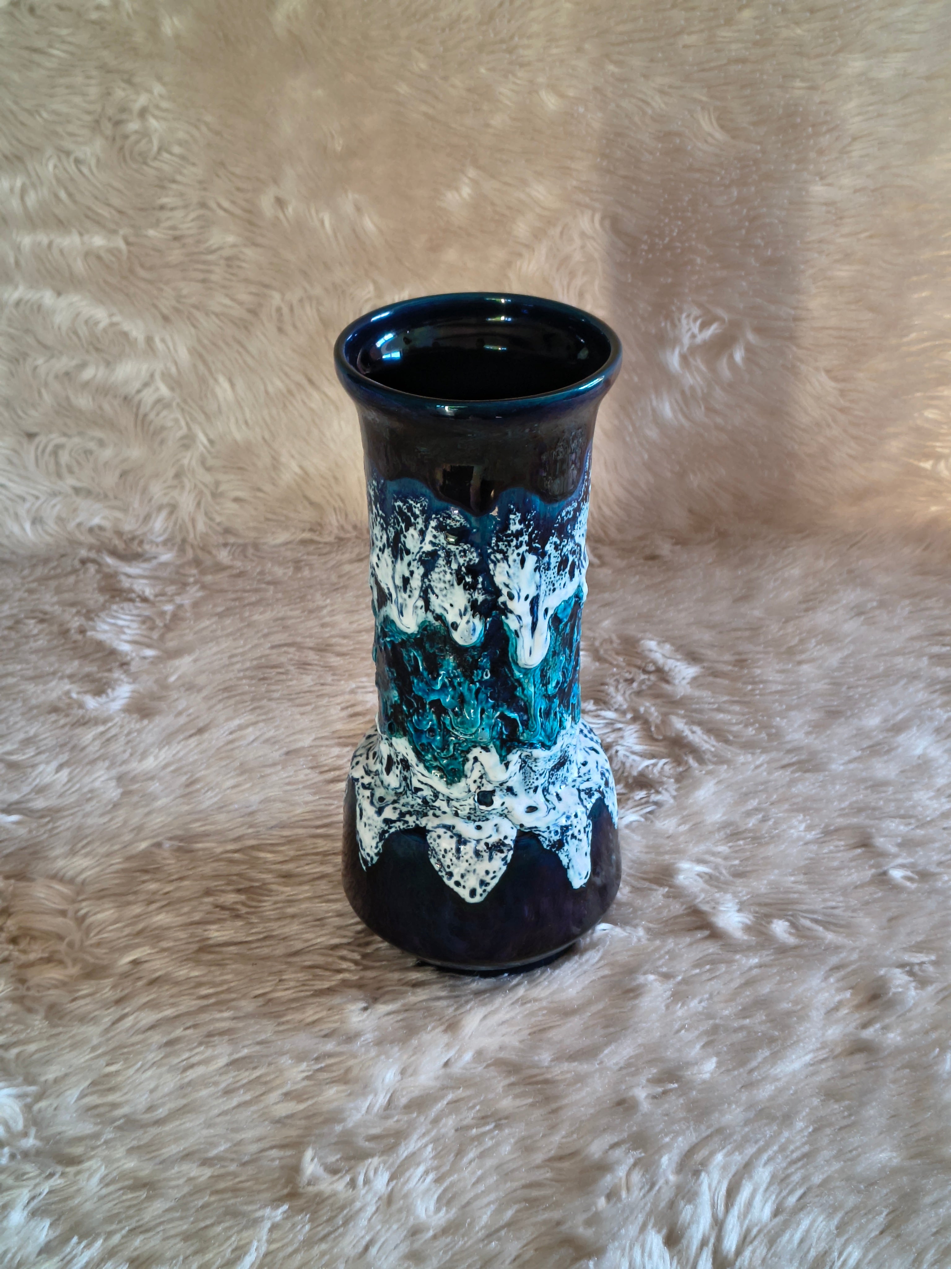 Grand vase bleu émail écume Fat Lava style Vallauris