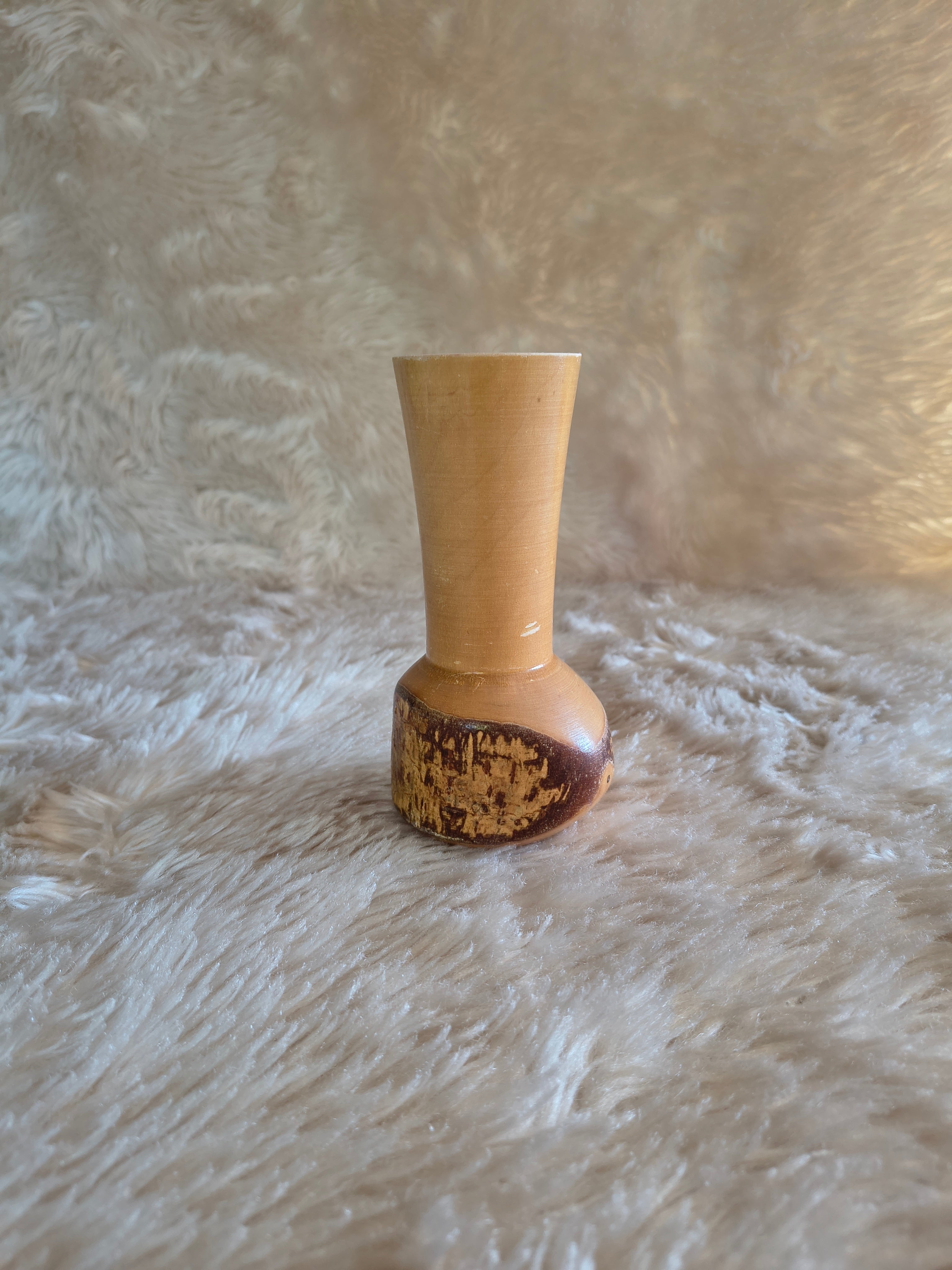 Petit vase vintage rustique en buis tourné