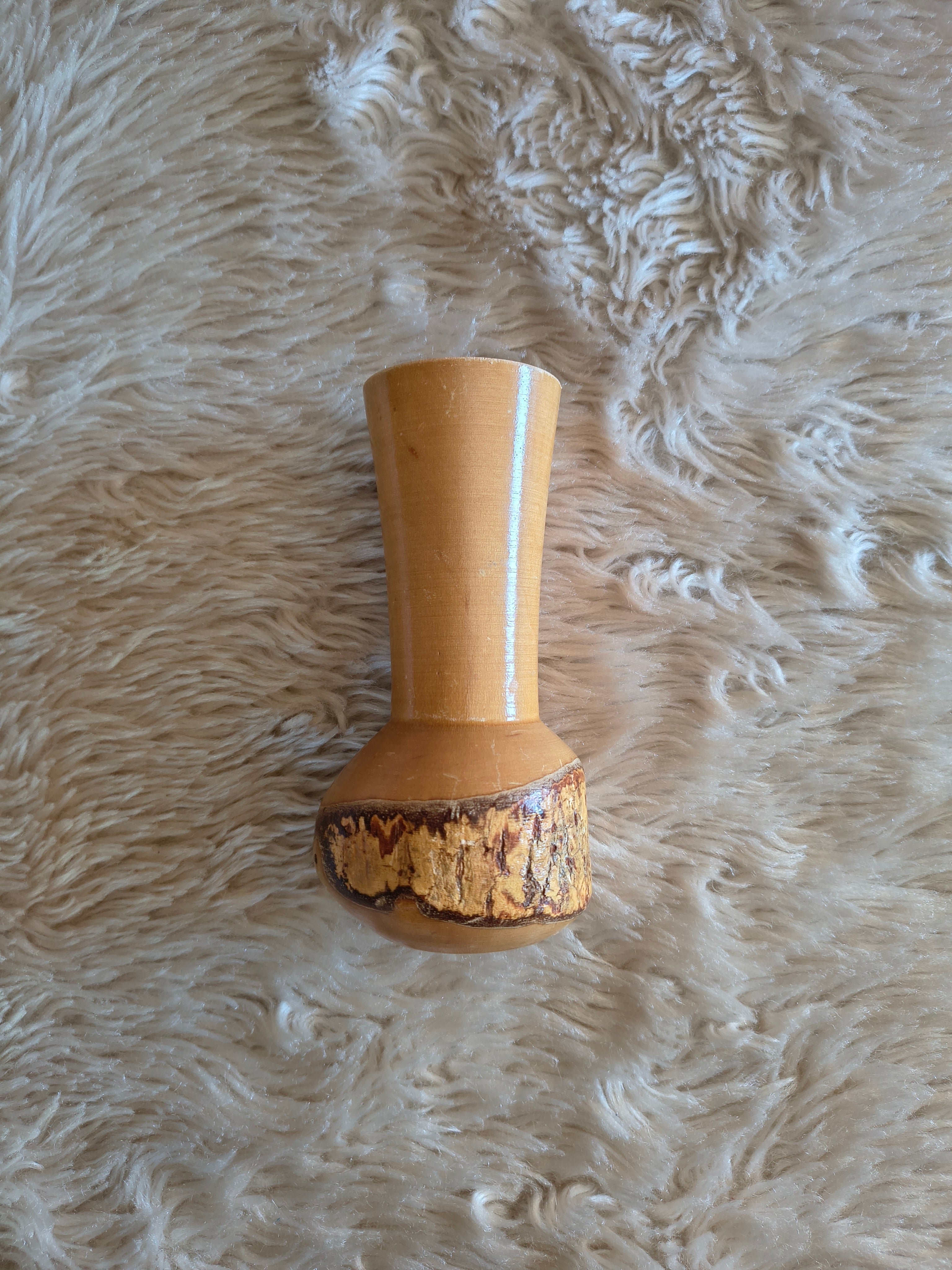 Petit vase vintage rustique en buis tourné
