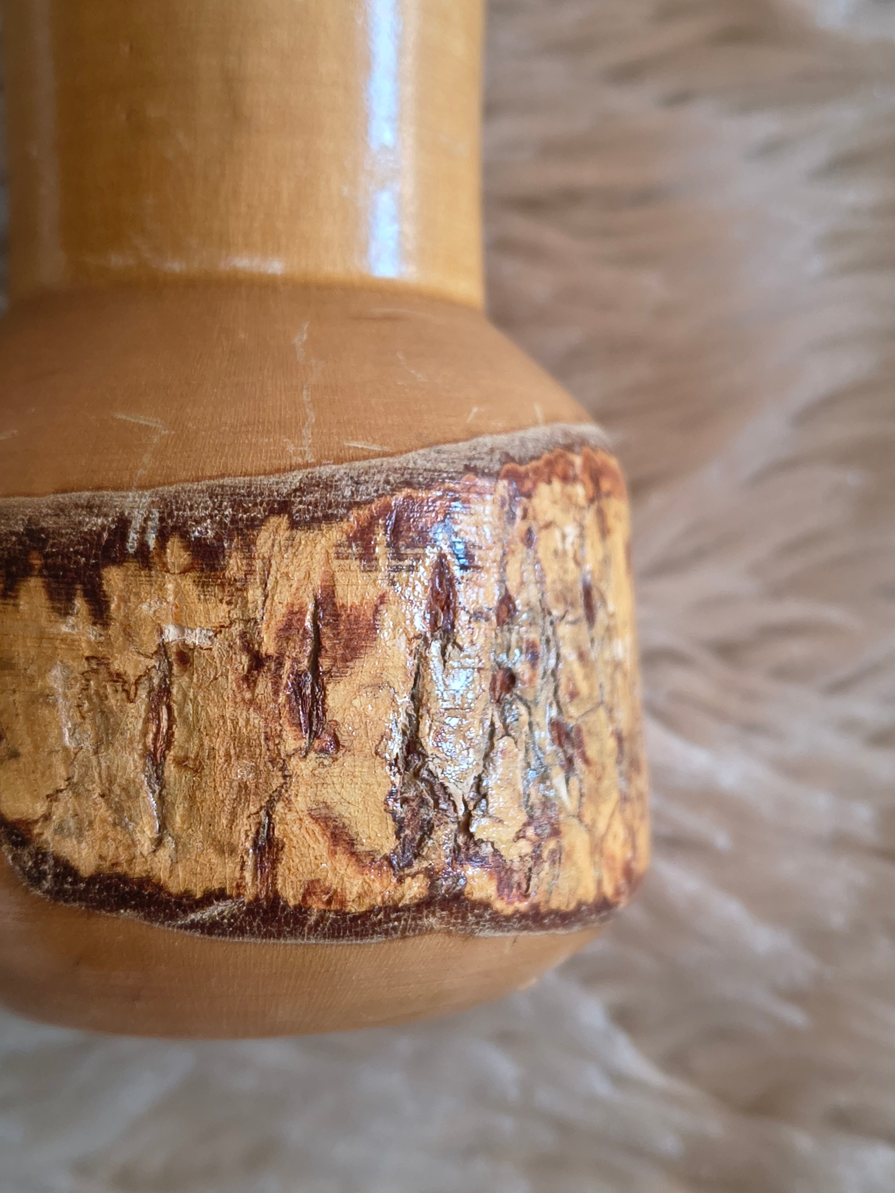 Petit vase vintage rustique en buis tourné