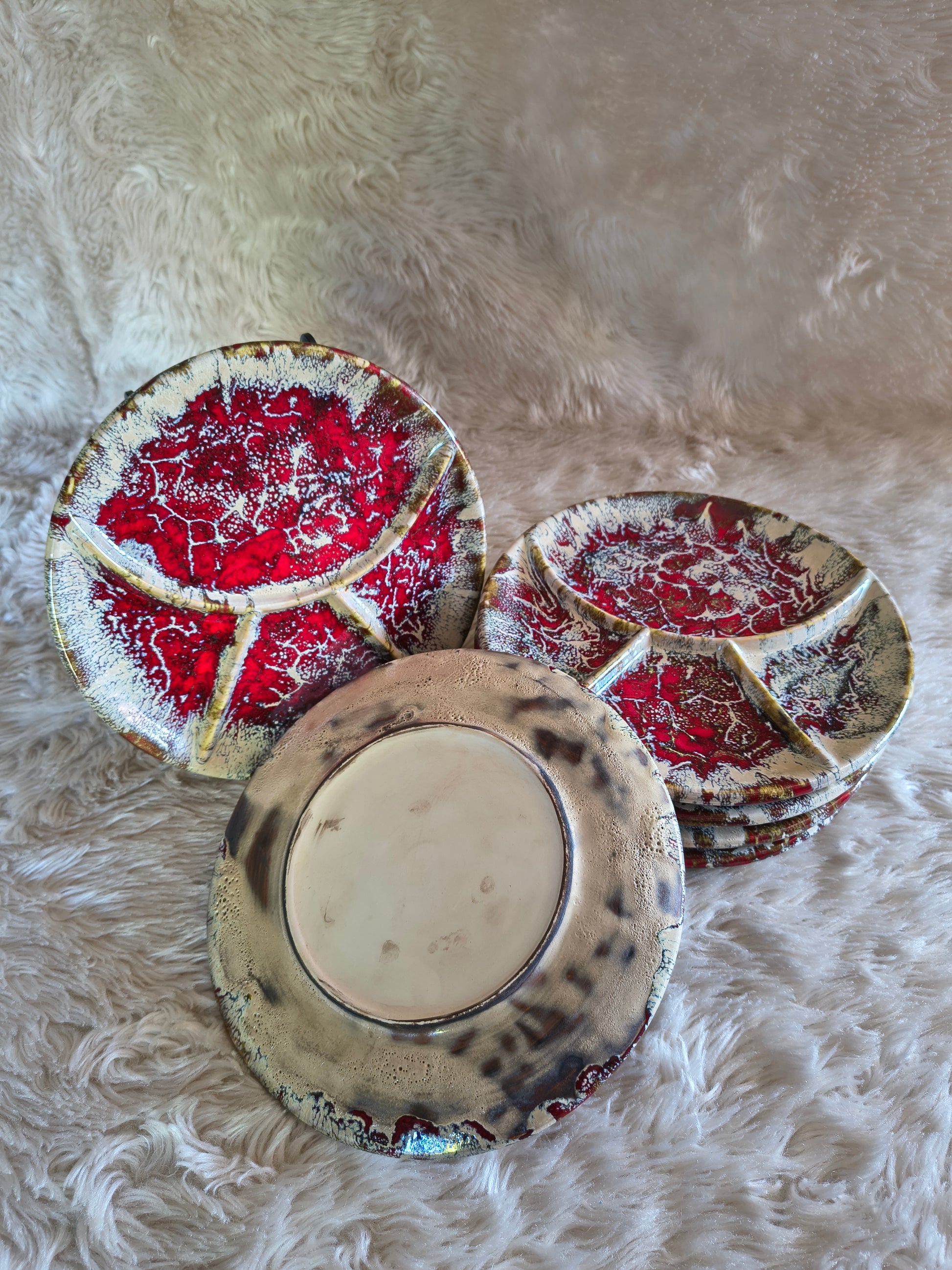 Assiettes à compartiments pour fondue et raclette vintage années 70 style Vallauris Fat Lava