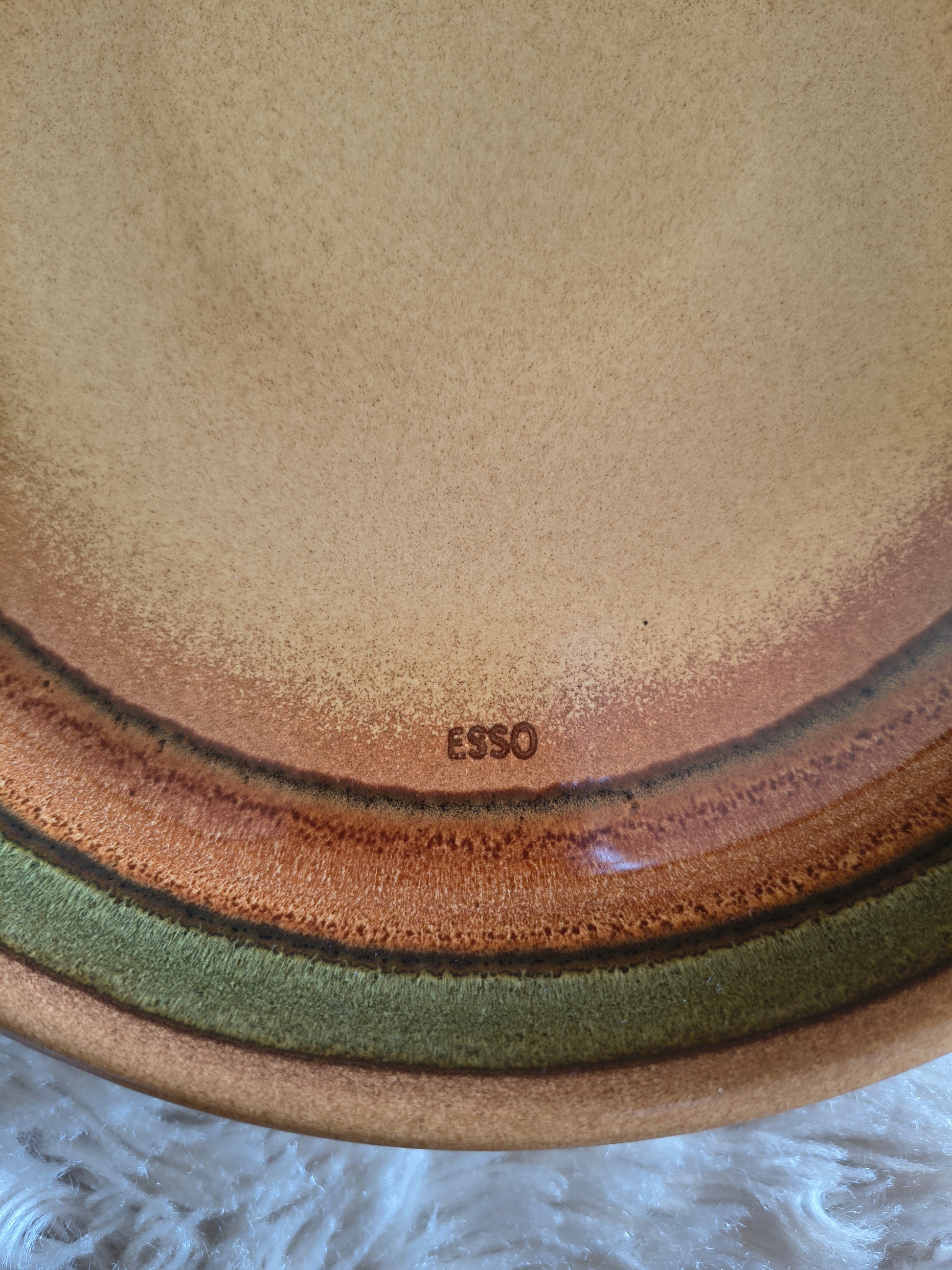 Assiettes plates vintage en grès Esso