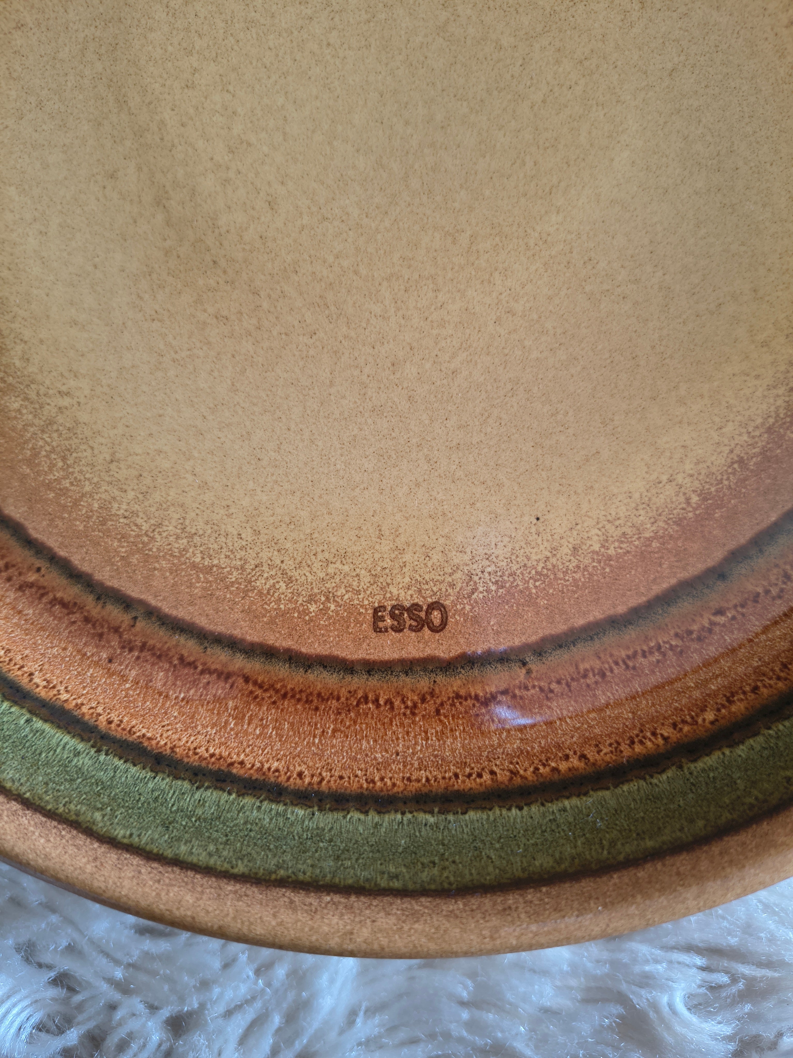Assiettes plates vintage en grès Esso