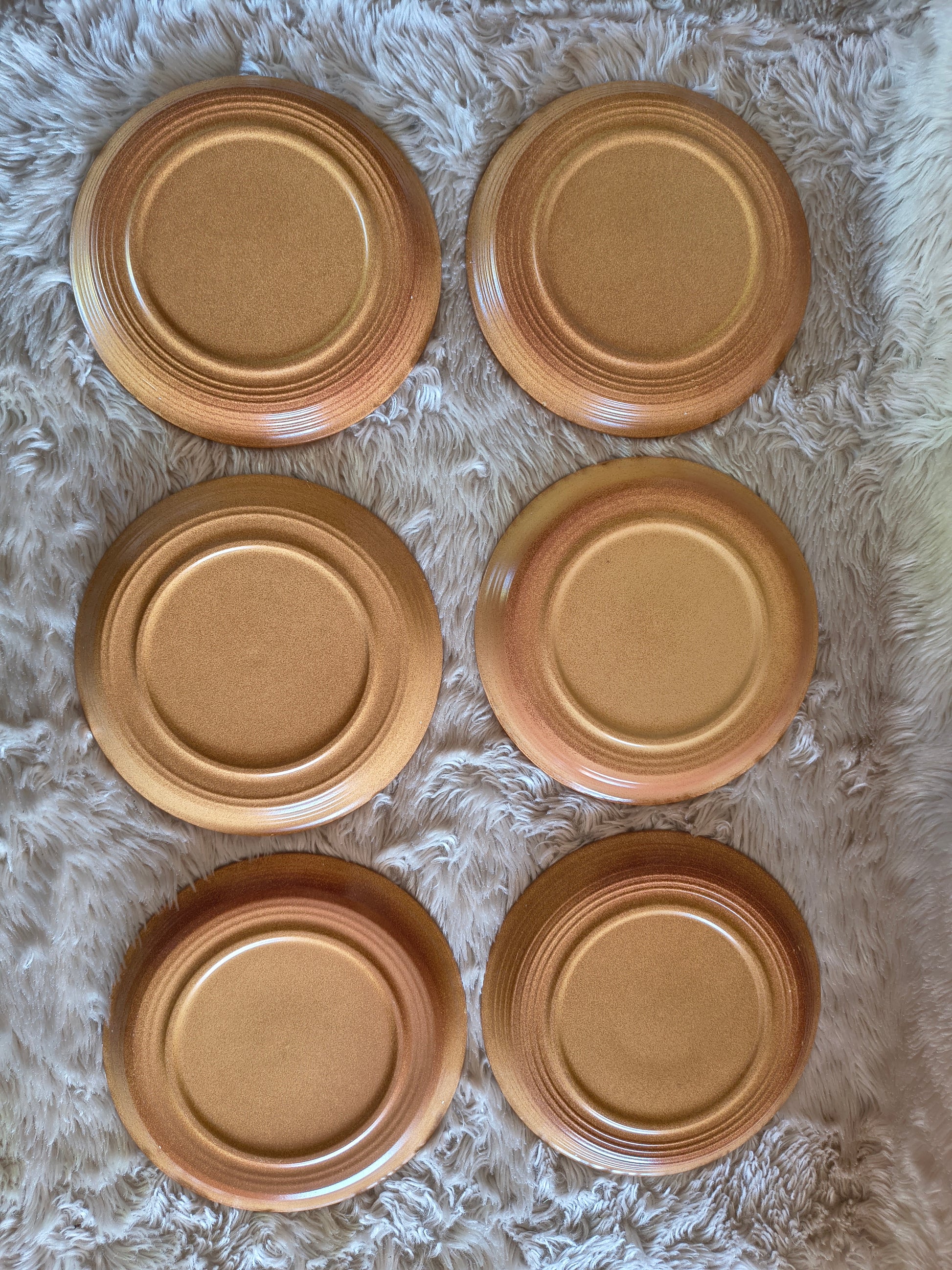 Assiettes plates vintage en grès Esso
