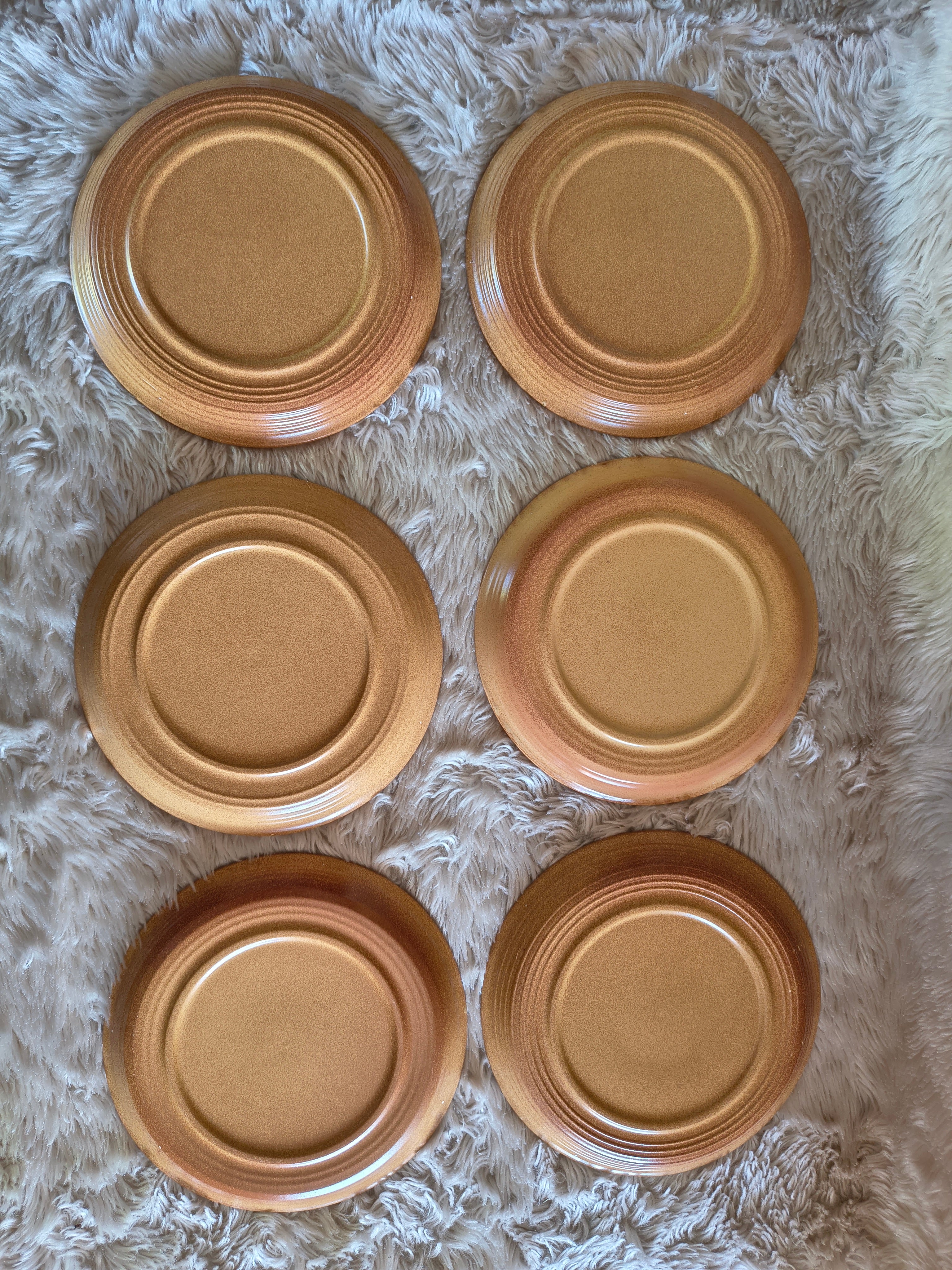 Assiettes plates vintage en grès Esso