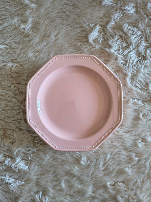 Assiettes à dessert rose octogonales décor demi perles faïence de Provence