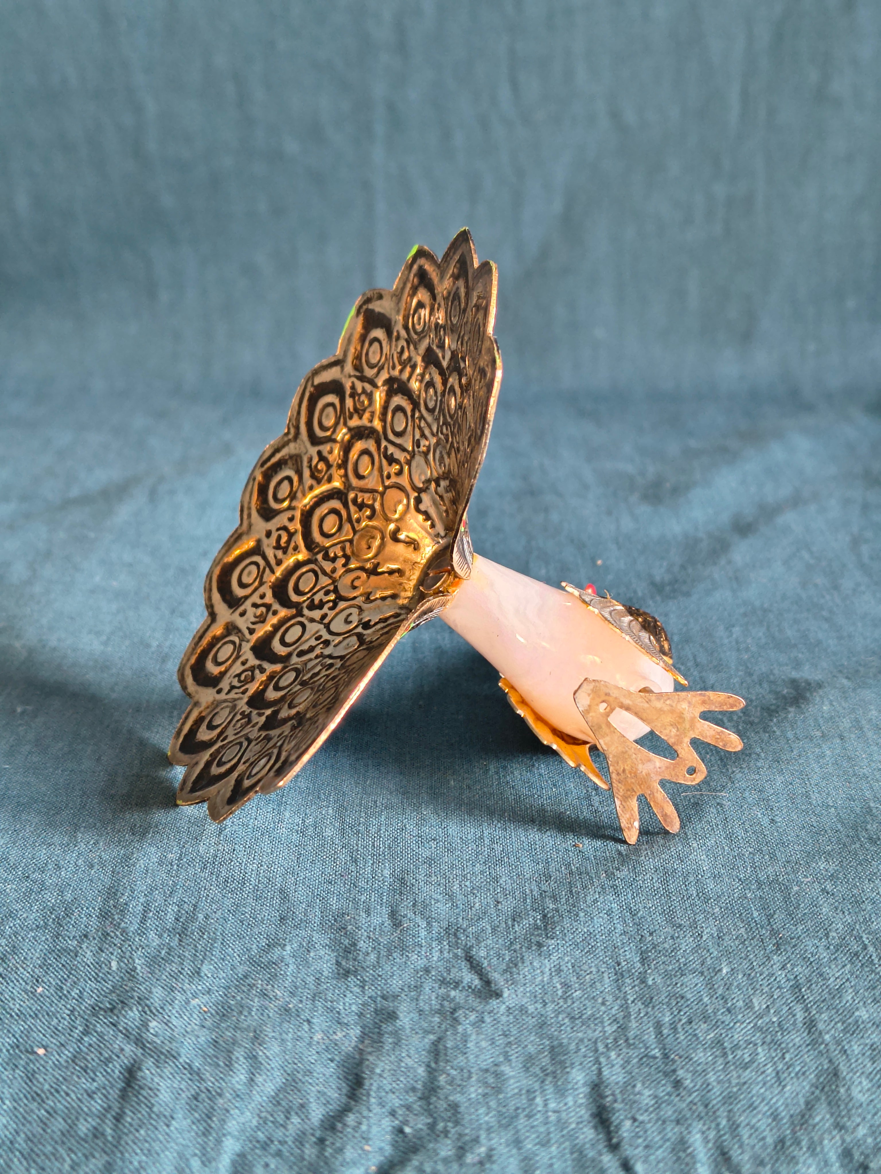 Figurine paon en métal doré et argenté style asiatique kitsch