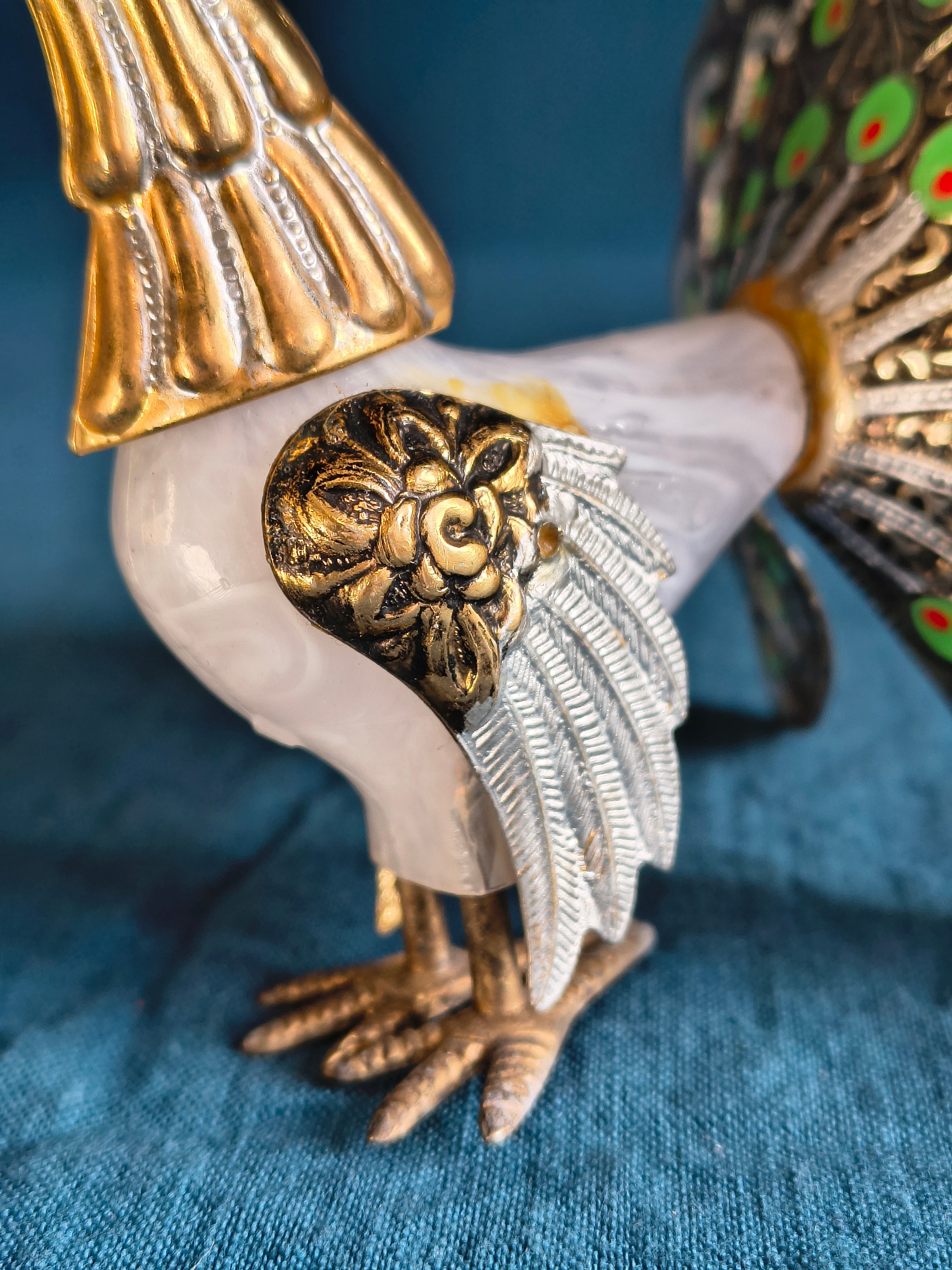 Figurine paon en métal doré et argenté style asiatique kitsch