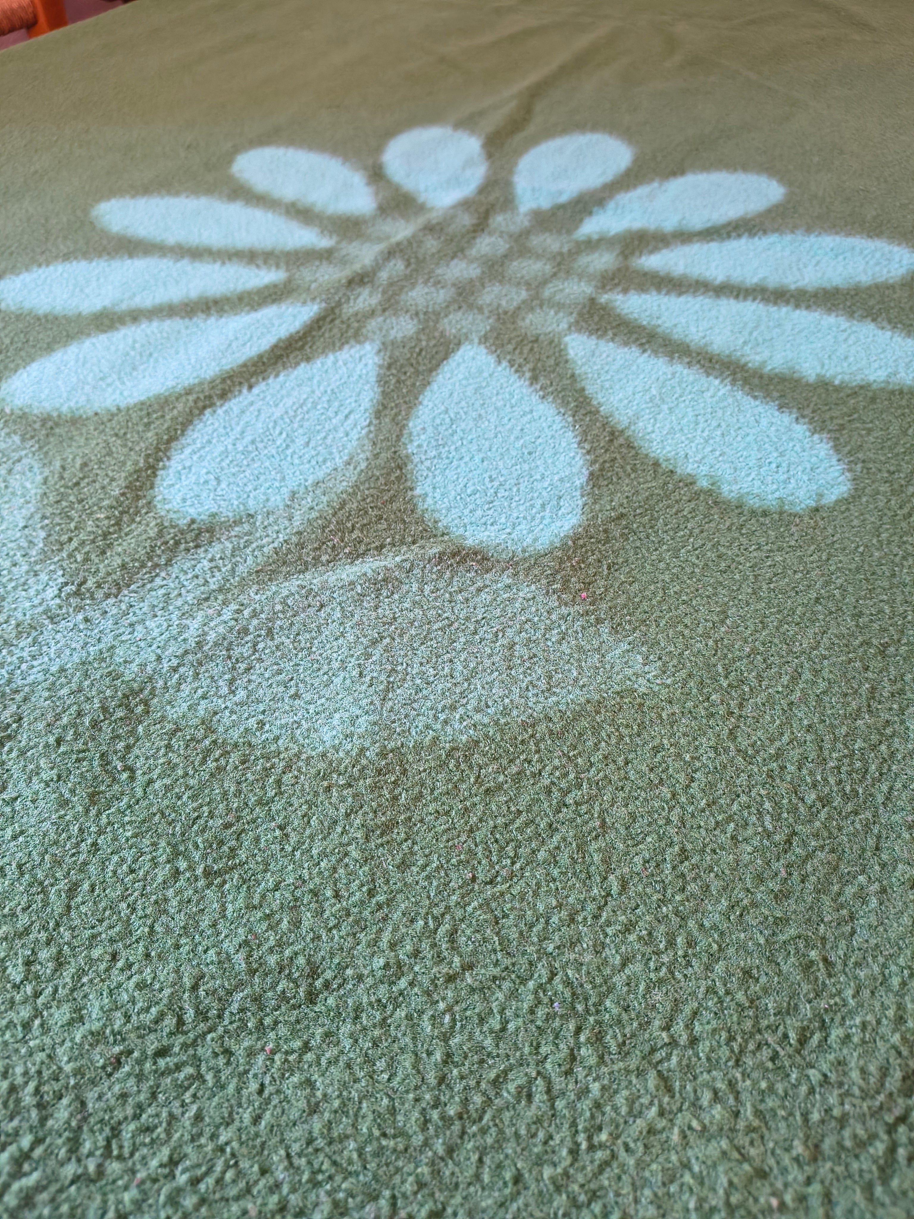Couverture vintage 70's fleur marguerite vert foncé et turquoise