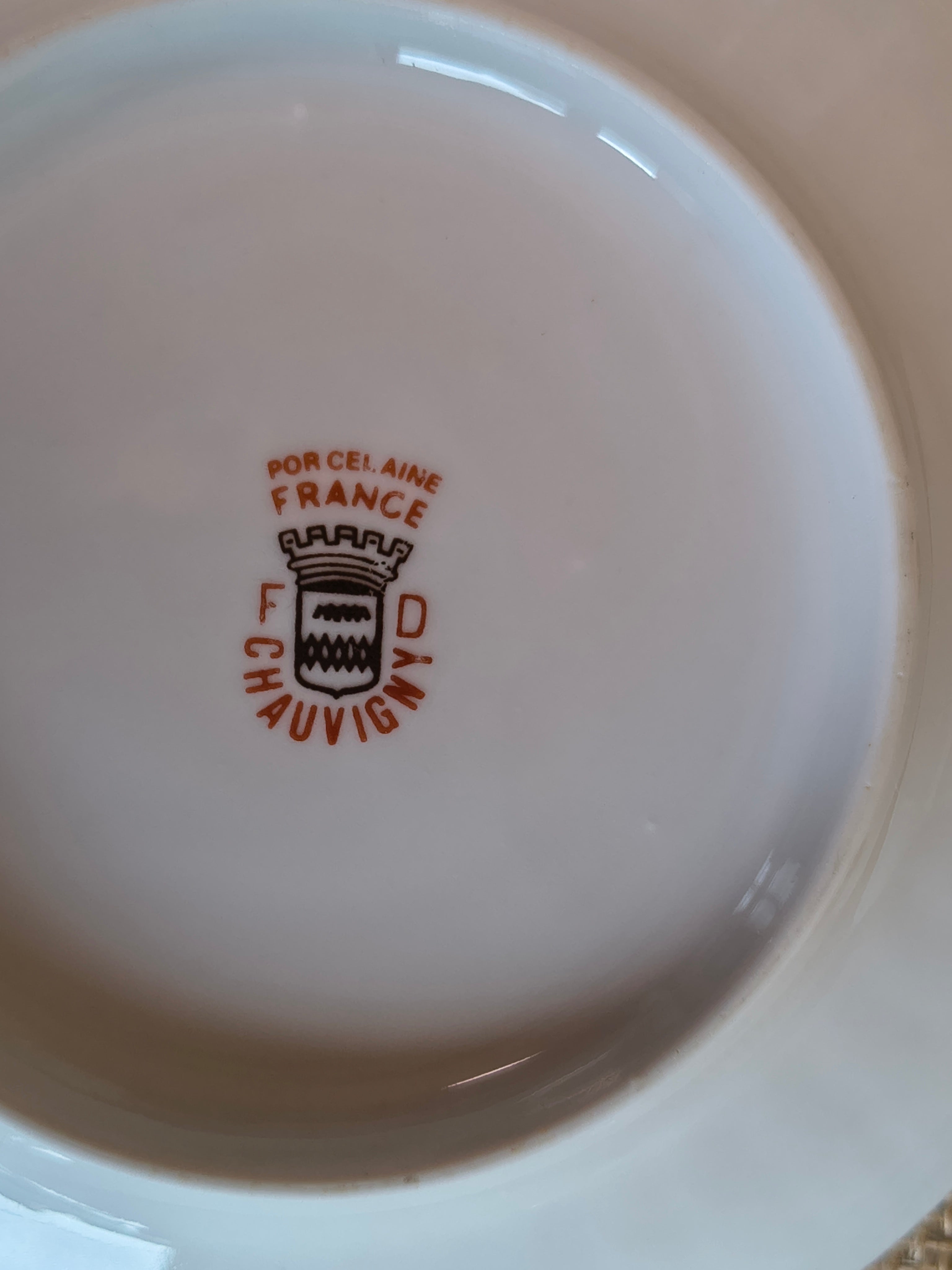 Service à café en porcelaine de Chauvigny décor petites fleurs