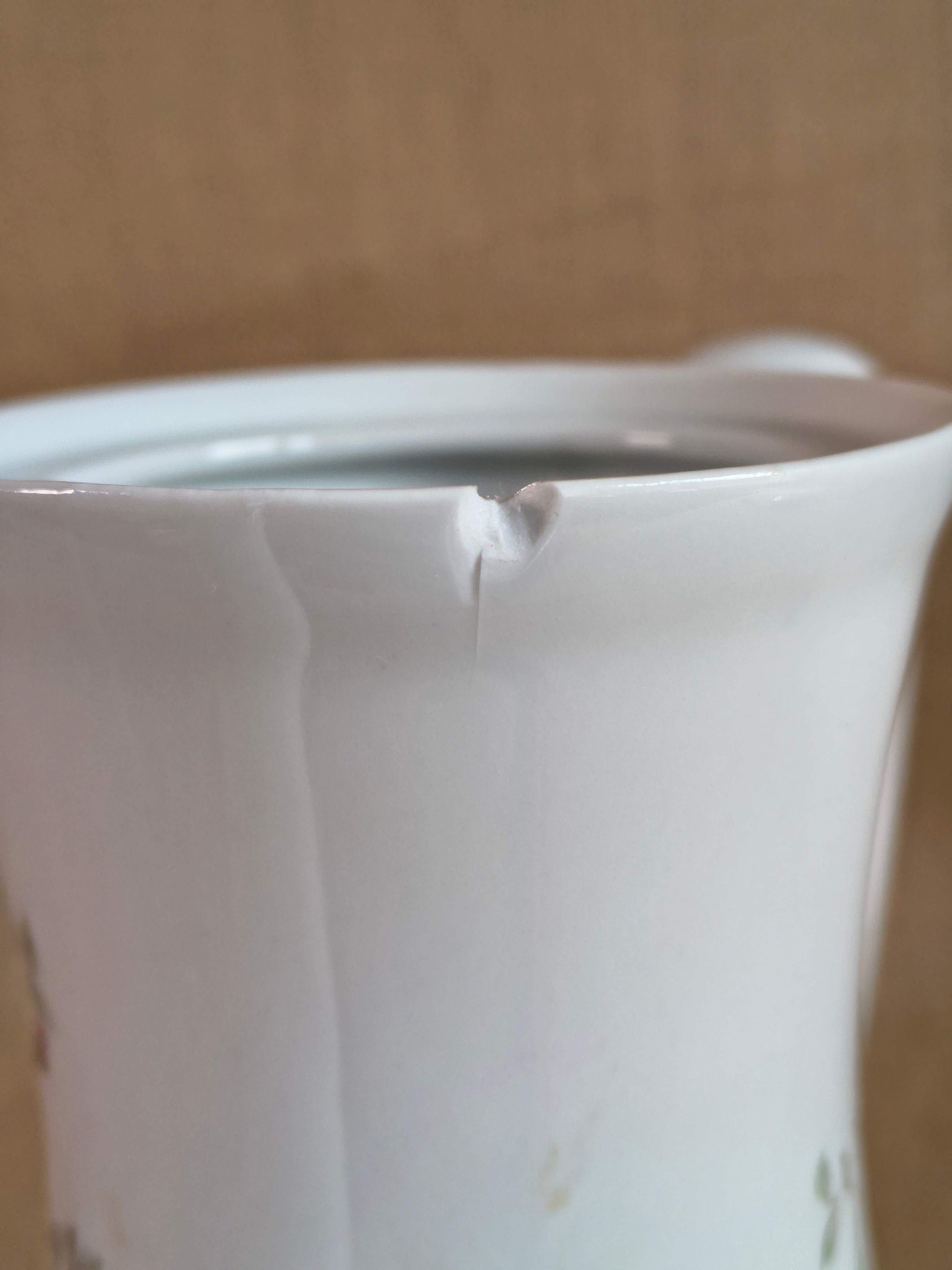 Service à café en porcelaine de Chauvigny décor petites fleurs