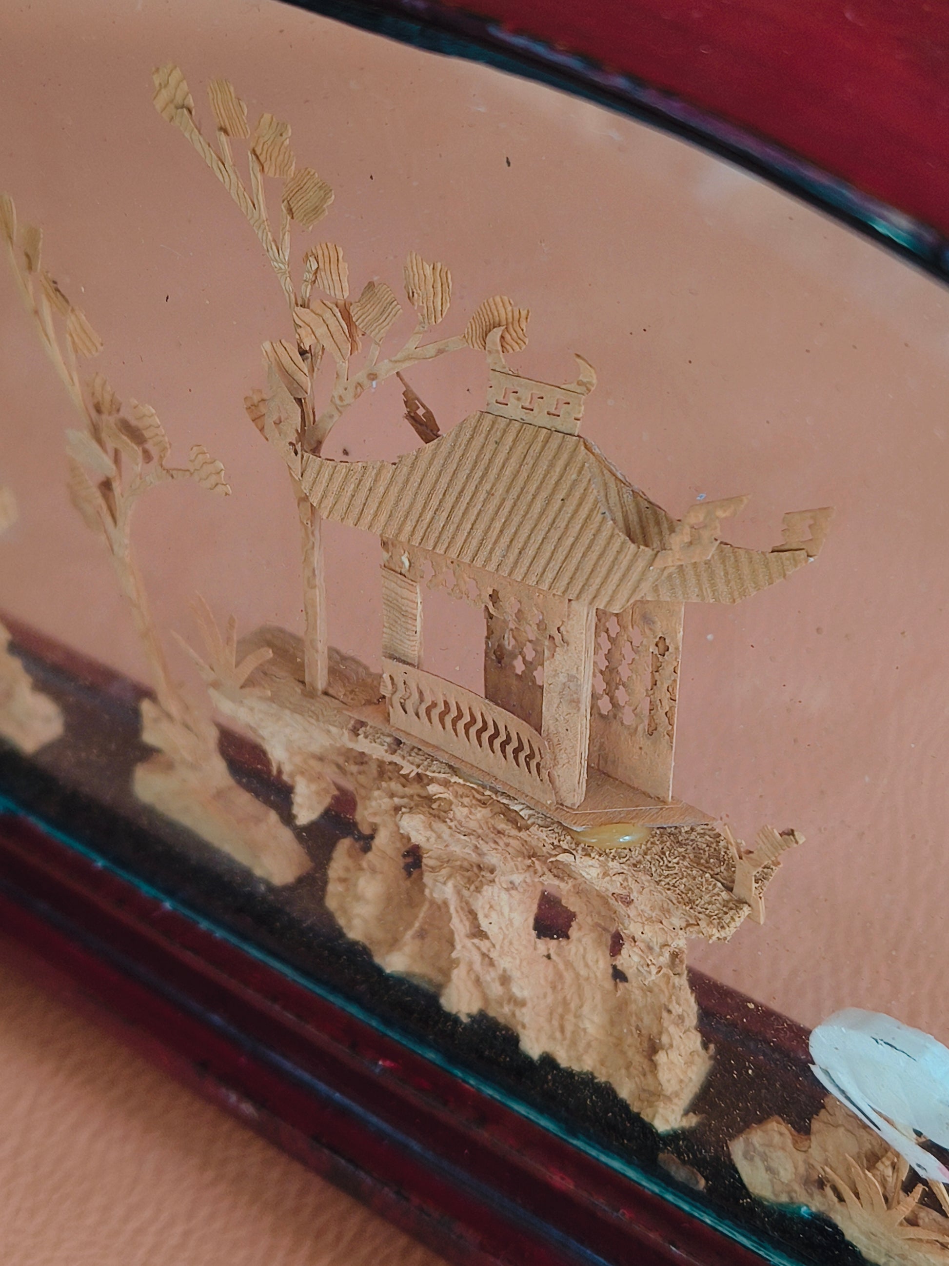 Diorama chinois vintage en liège et bois laqué temple et oiseaux