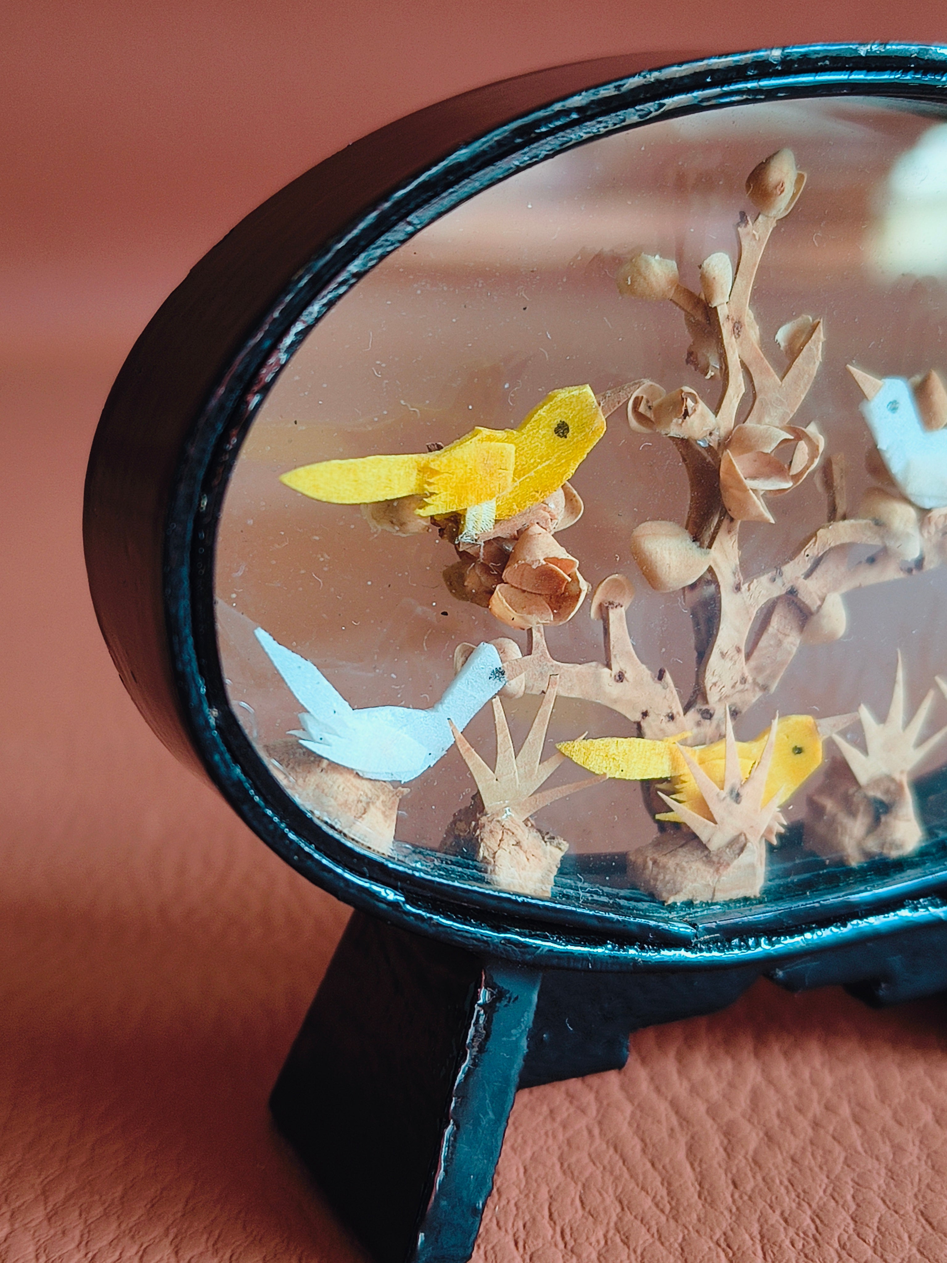 Mini diorama chinois vintage en liege et bois laqué noir branche avec oiseaux