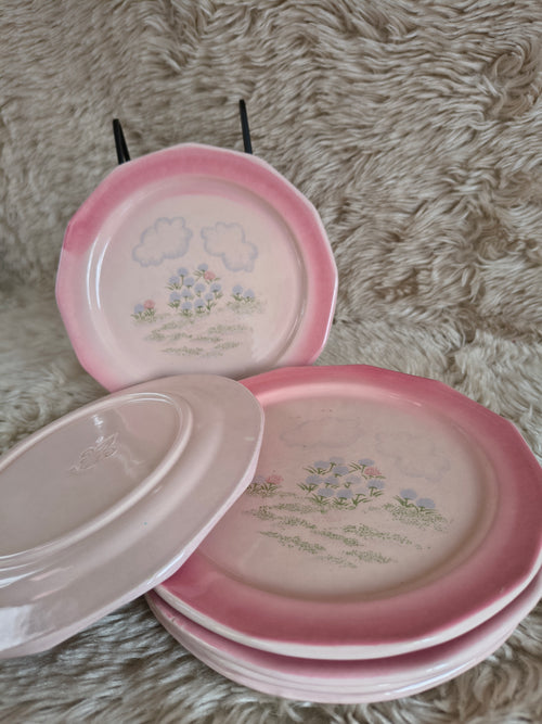 Assiettes à dessert rose décor paysage naïf style 90's