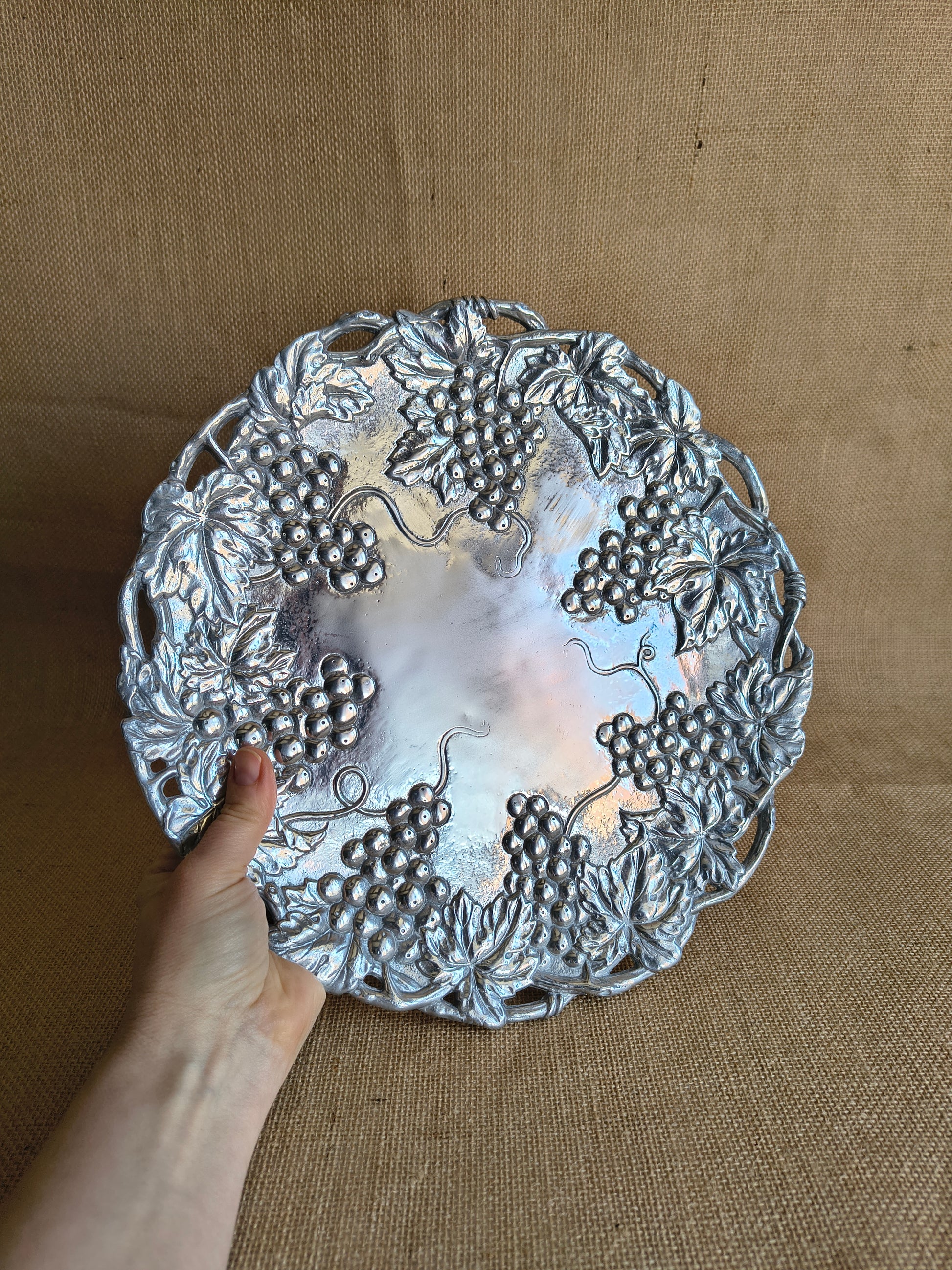 Plat de service en fonte d'aluminium Arthur Court décor vigne vintage 90's