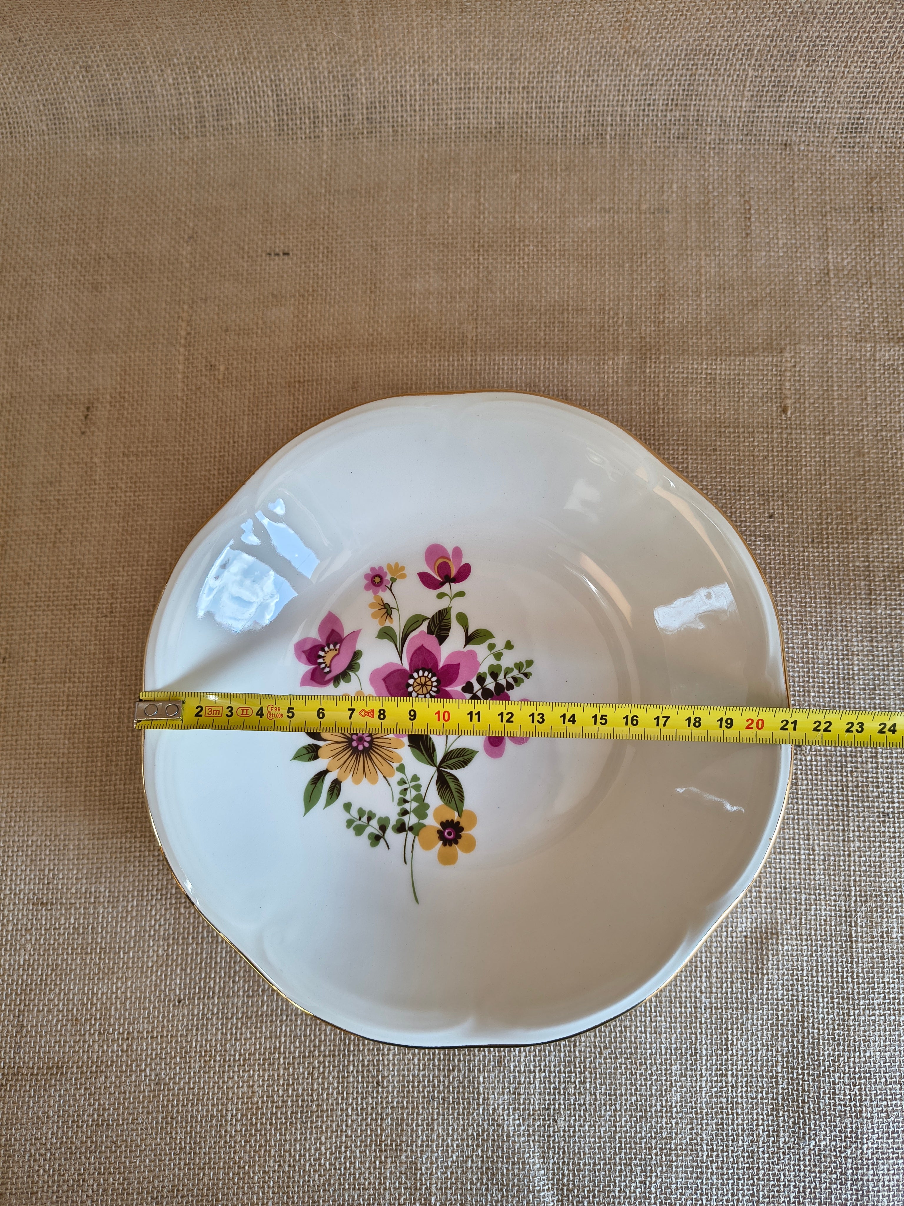 Assiettes creuses vintage Gien fleurs roses et jaunes seventies