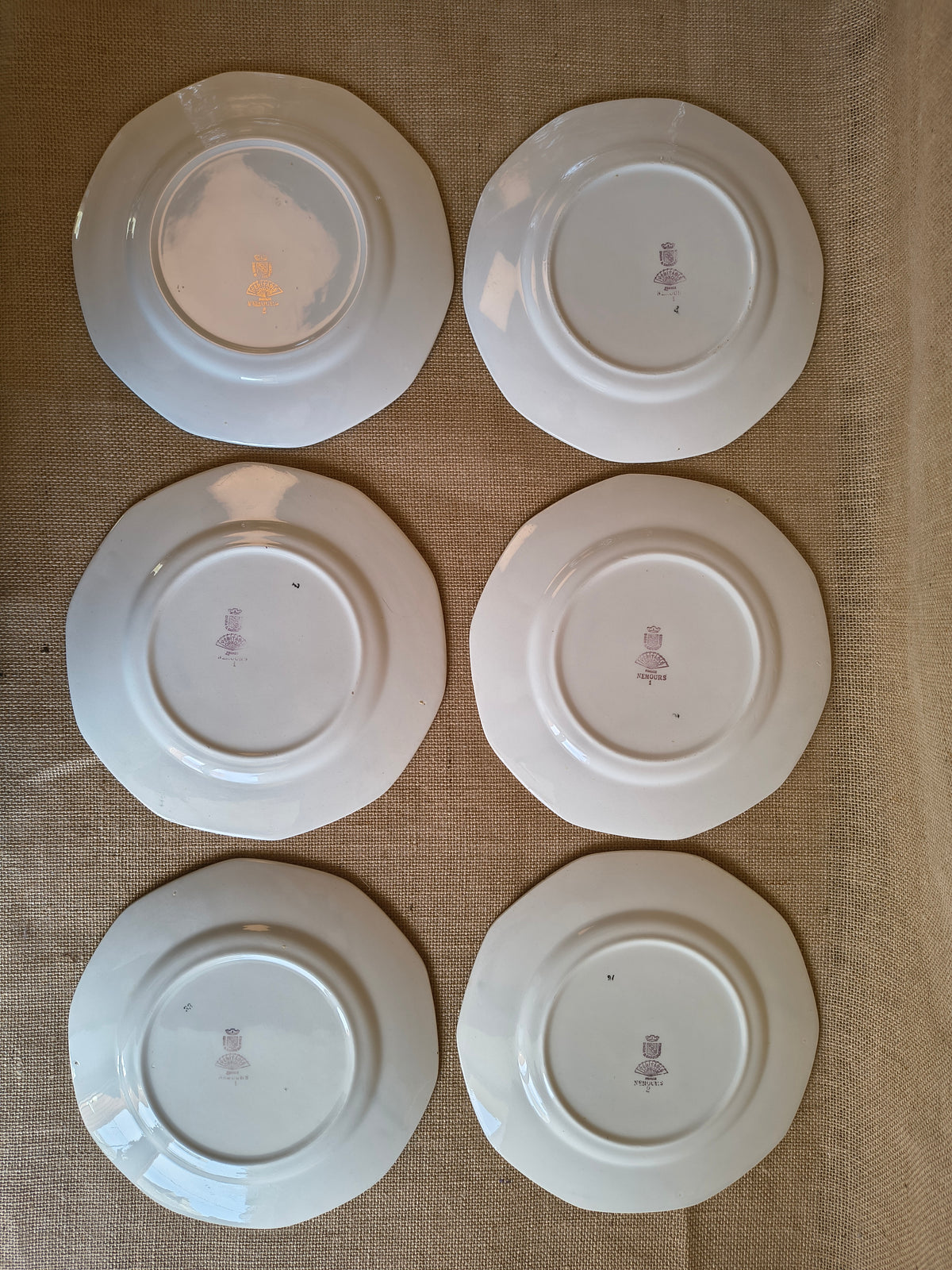 Assiettes plates Digoin Sarreguemines Nemours décor feuilles châtaigner