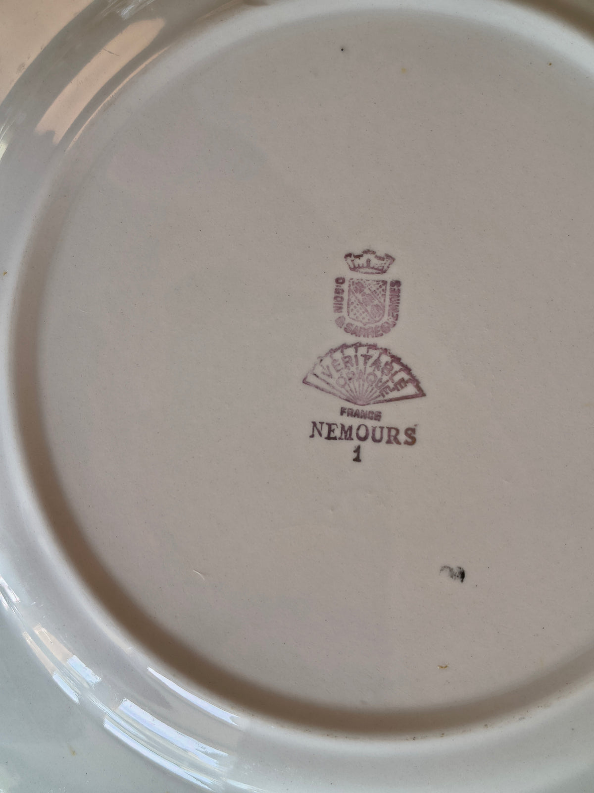 Assiettes plates Digoin Sarreguemines Nemours décor feuilles châtaigner