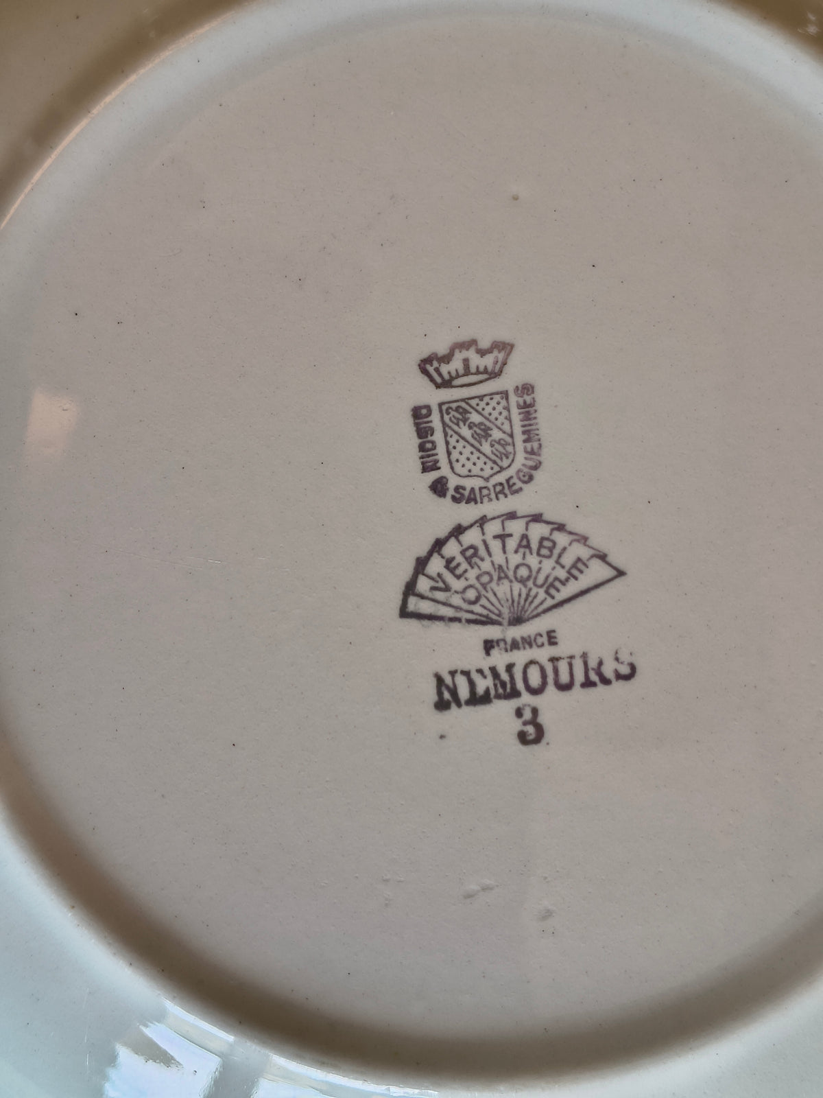 Assiettes creuses Digoin Sarreguemines Nemours décor feuilles de châtaigner