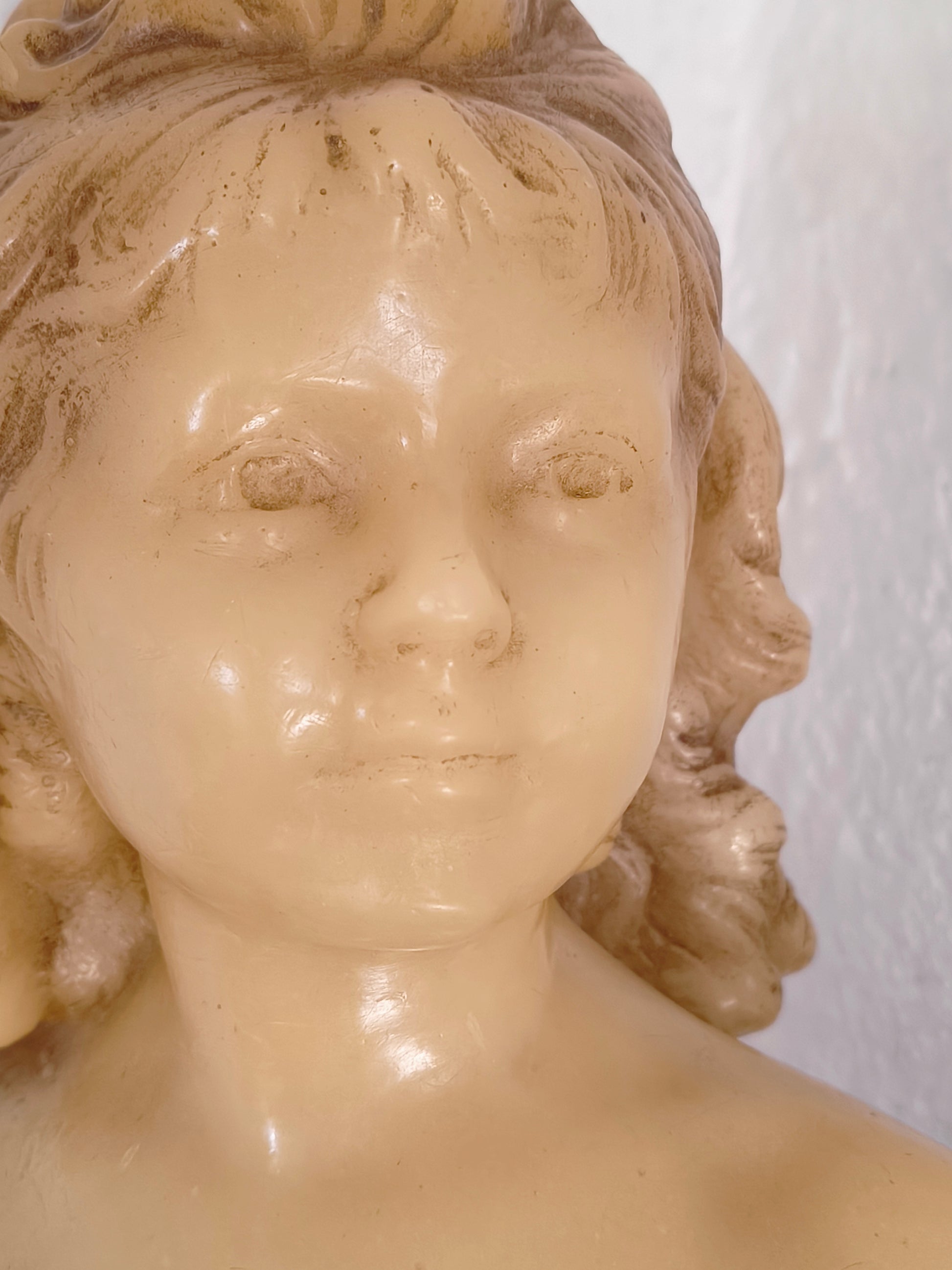 Statuette buste en cire de jeune fille d'après Houdon