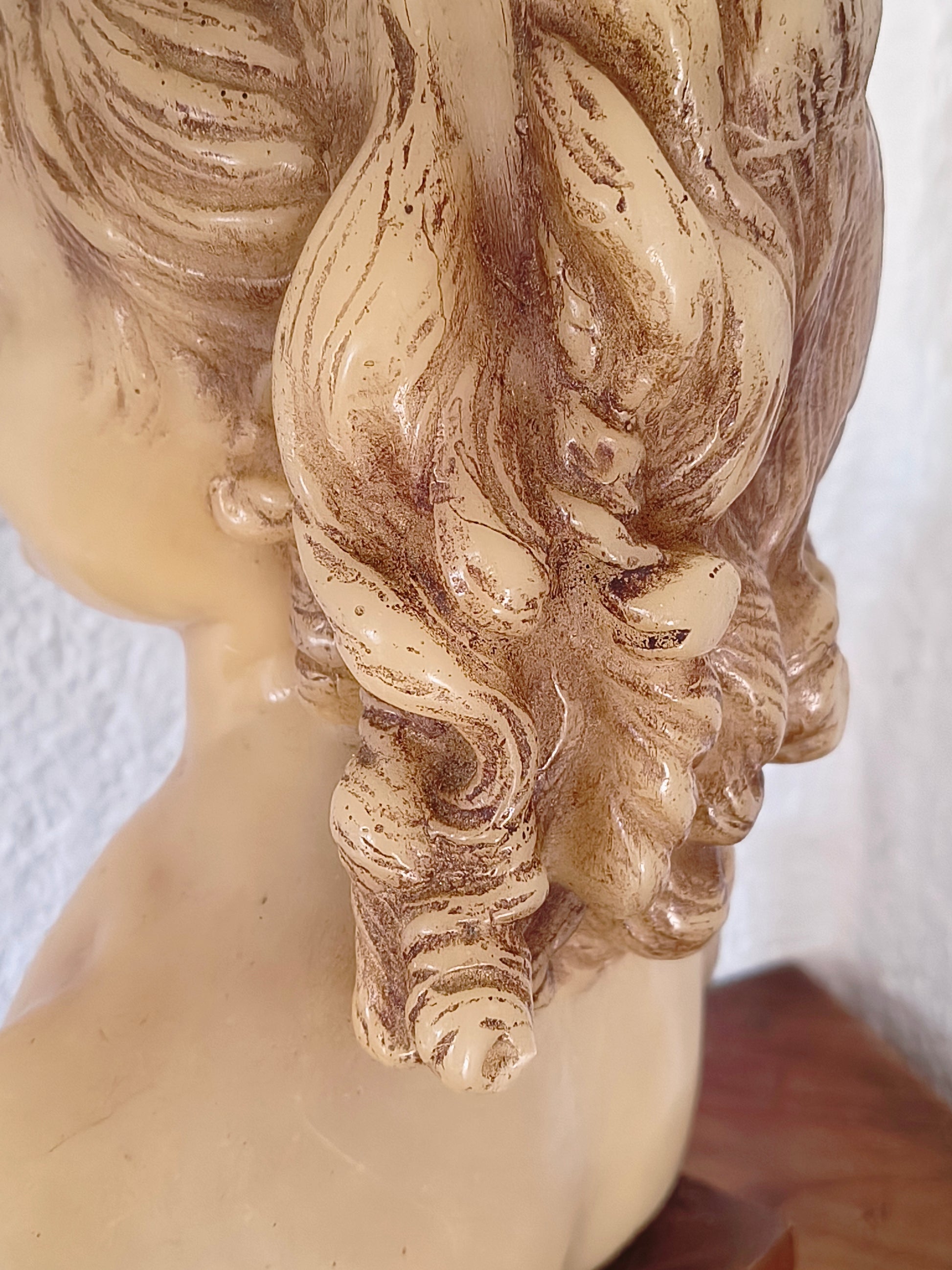 Statuette buste en cire de jeune fille d'après Houdon