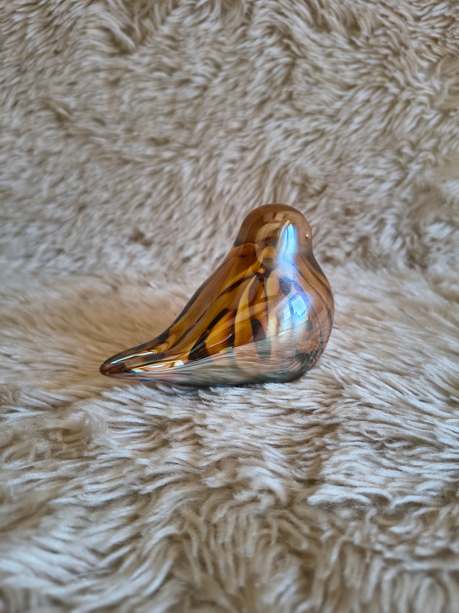 Oiseau couché en verre artisanal style Murano orange marron cuivre