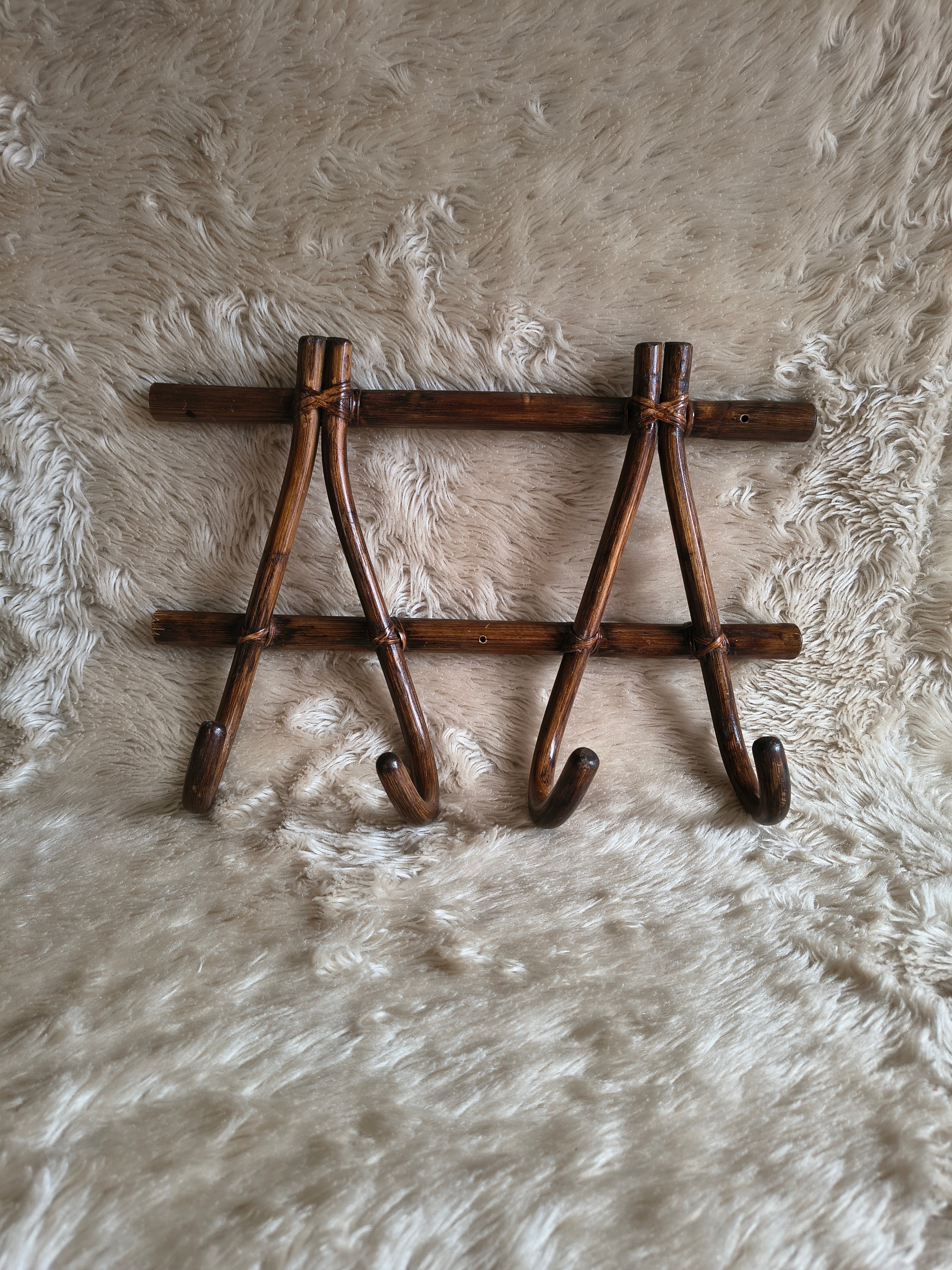 Patère / porte-manteau quadruple en rotin vintage #2