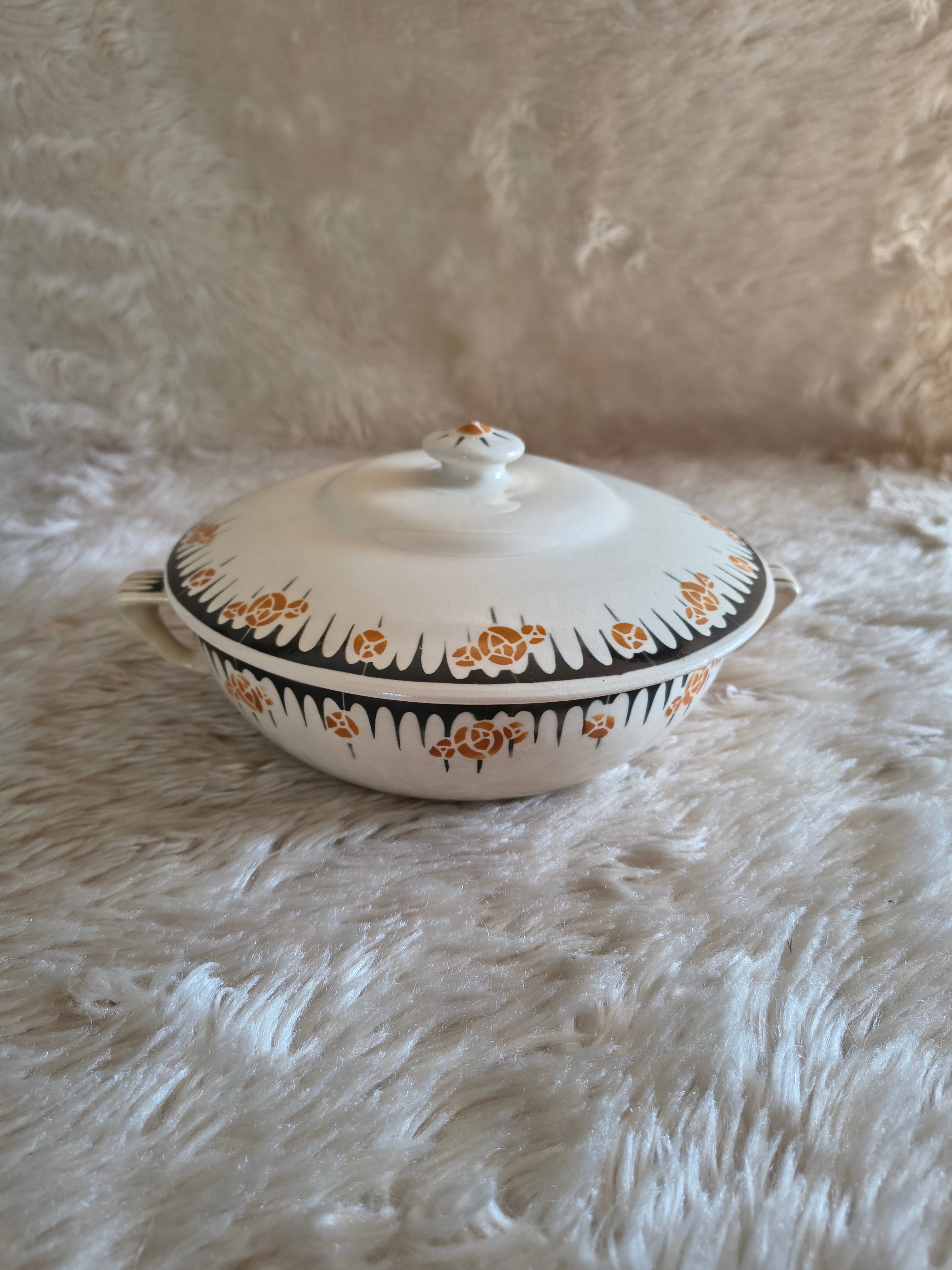 Legumier Art Déco fleurs stylisées orange et noir