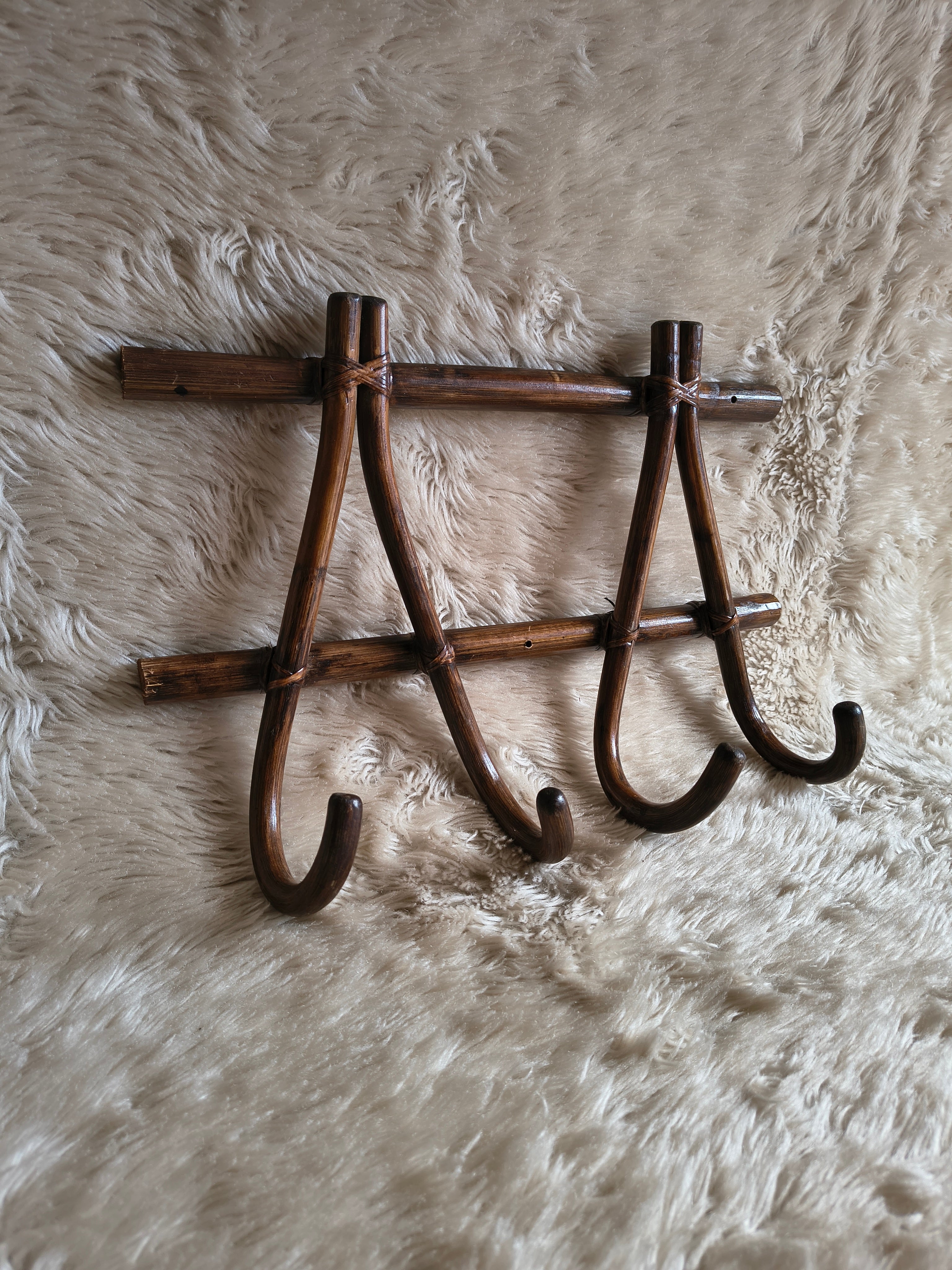 Patère / Porte-manteau en rotin 4 accroches