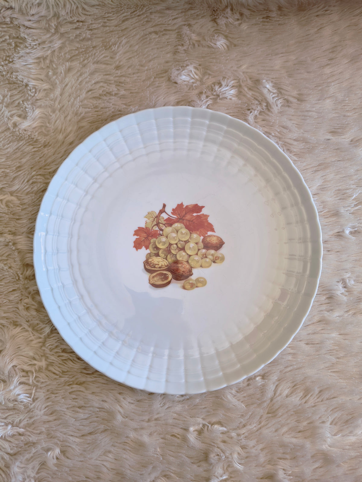 Grand plat de service Bavaria noix et raisin