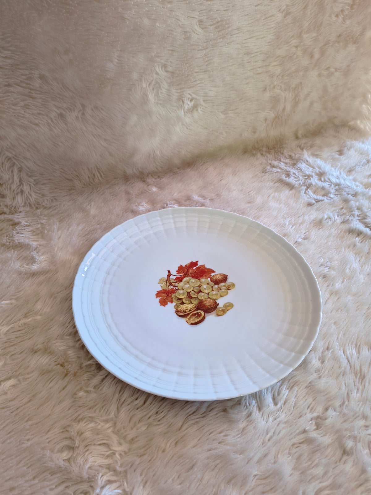 Grand plat de service Bavaria noix et raisin